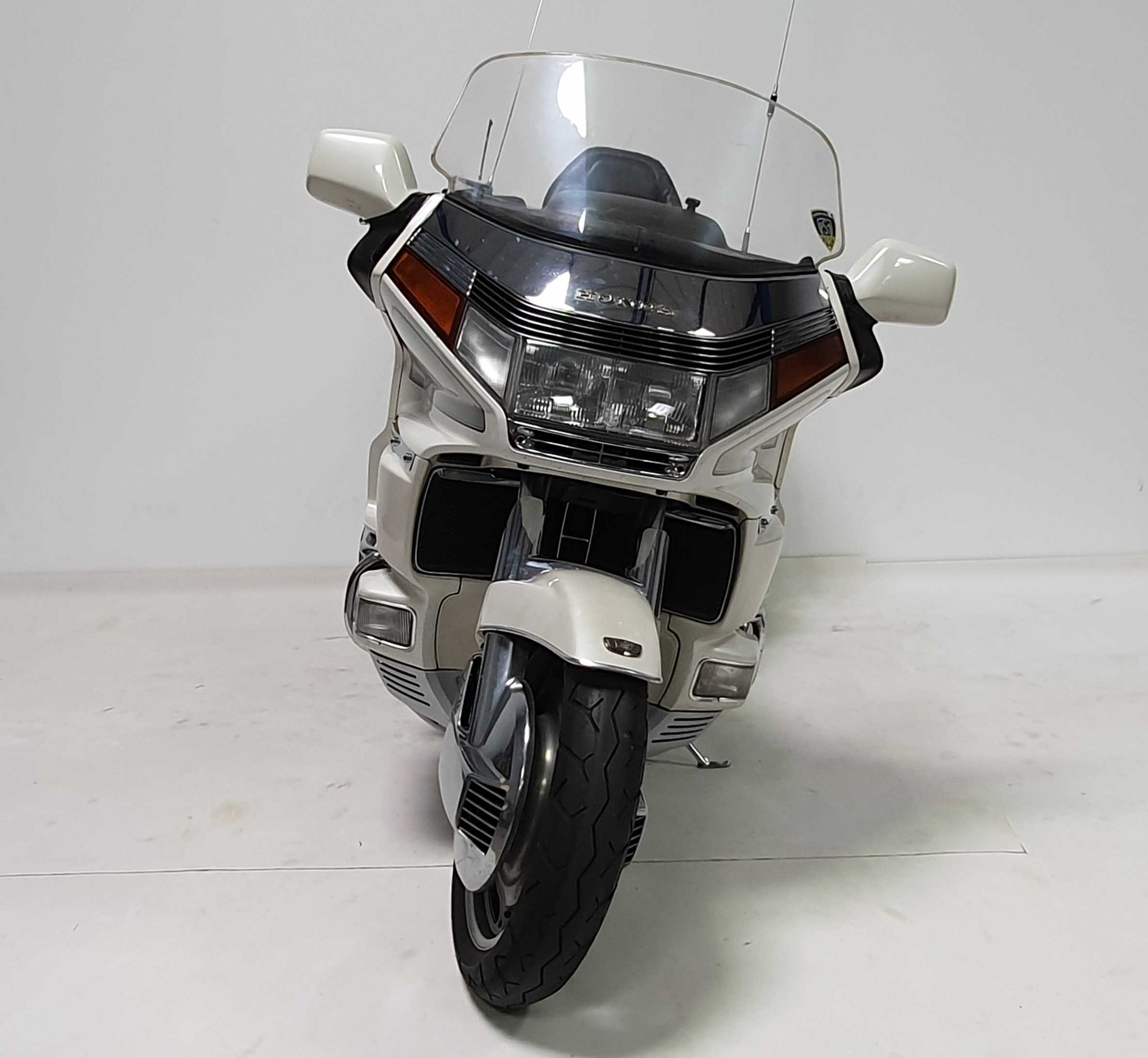 Honda GL 1500 1991 HD vue avant