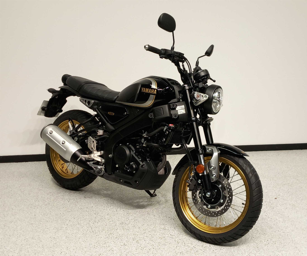 Yamaha XSR 125 2022 vue 3/4 droite