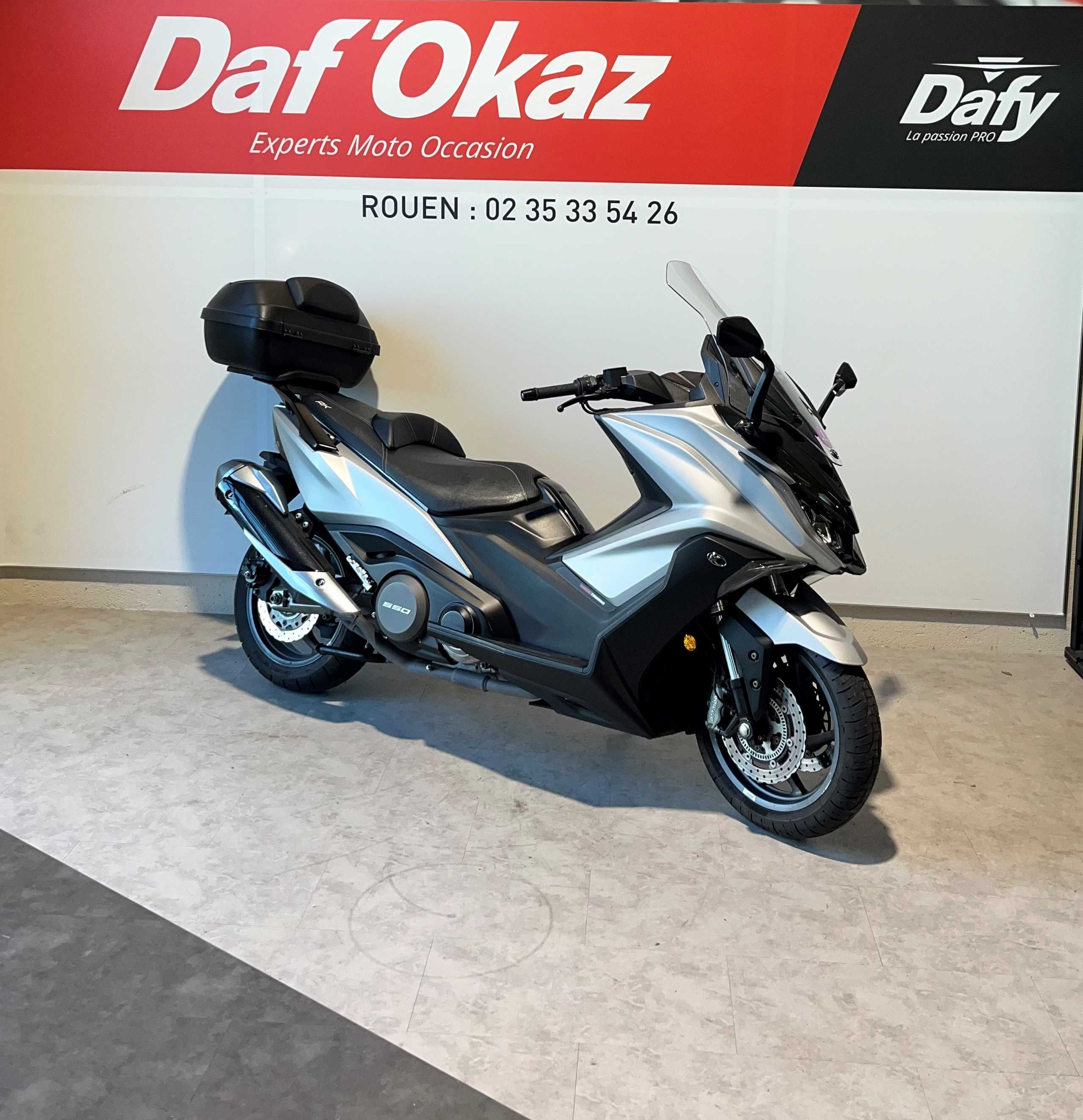 Kymco AK 550 2019 HD vue 3/4 droite