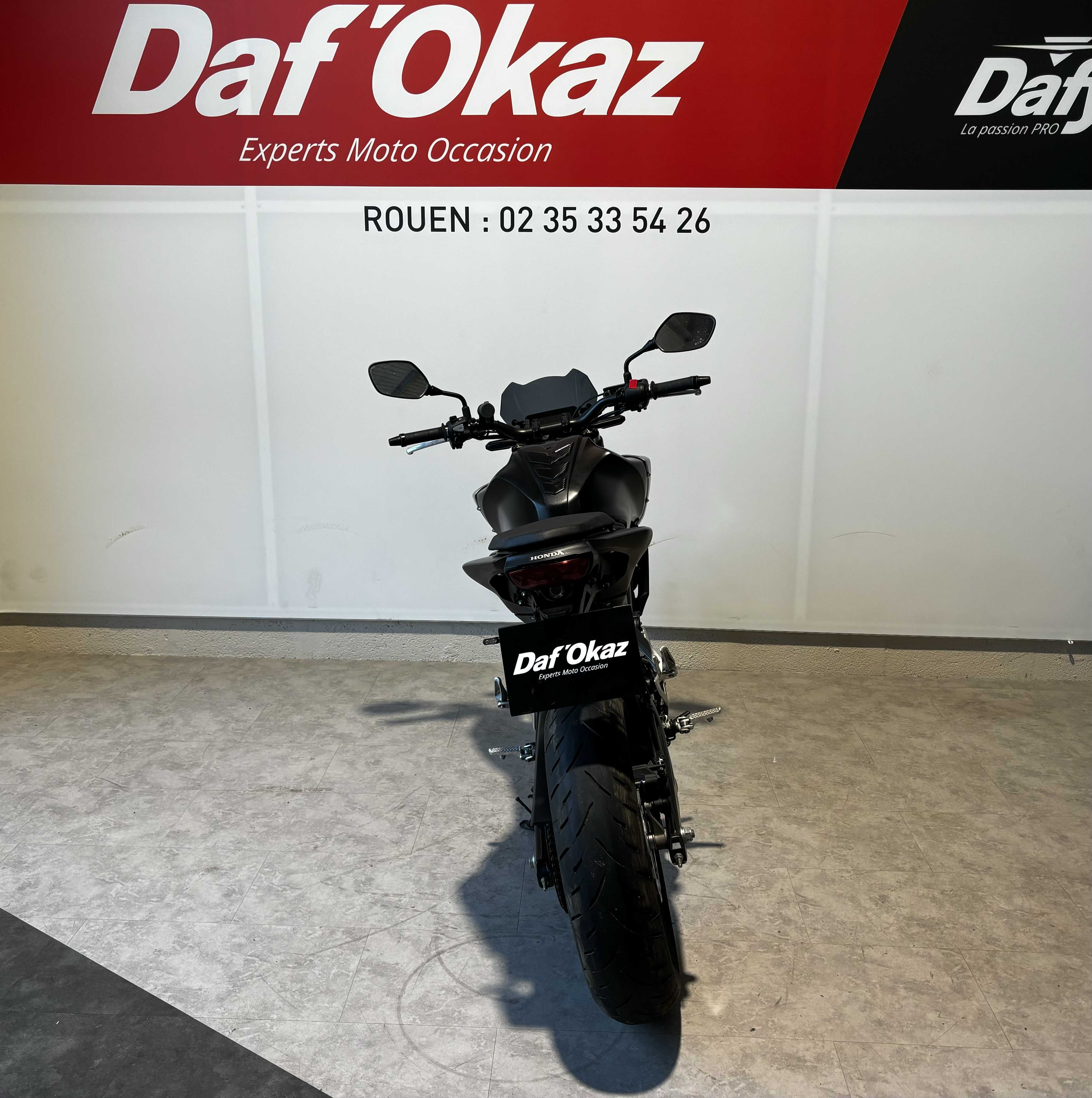 Honda CB 125 R 2018 HD vue arrière