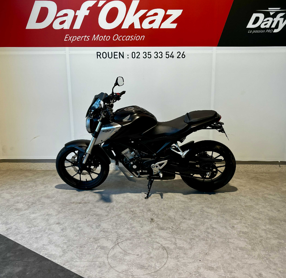 Honda CB 125 R 2018 vue gauche