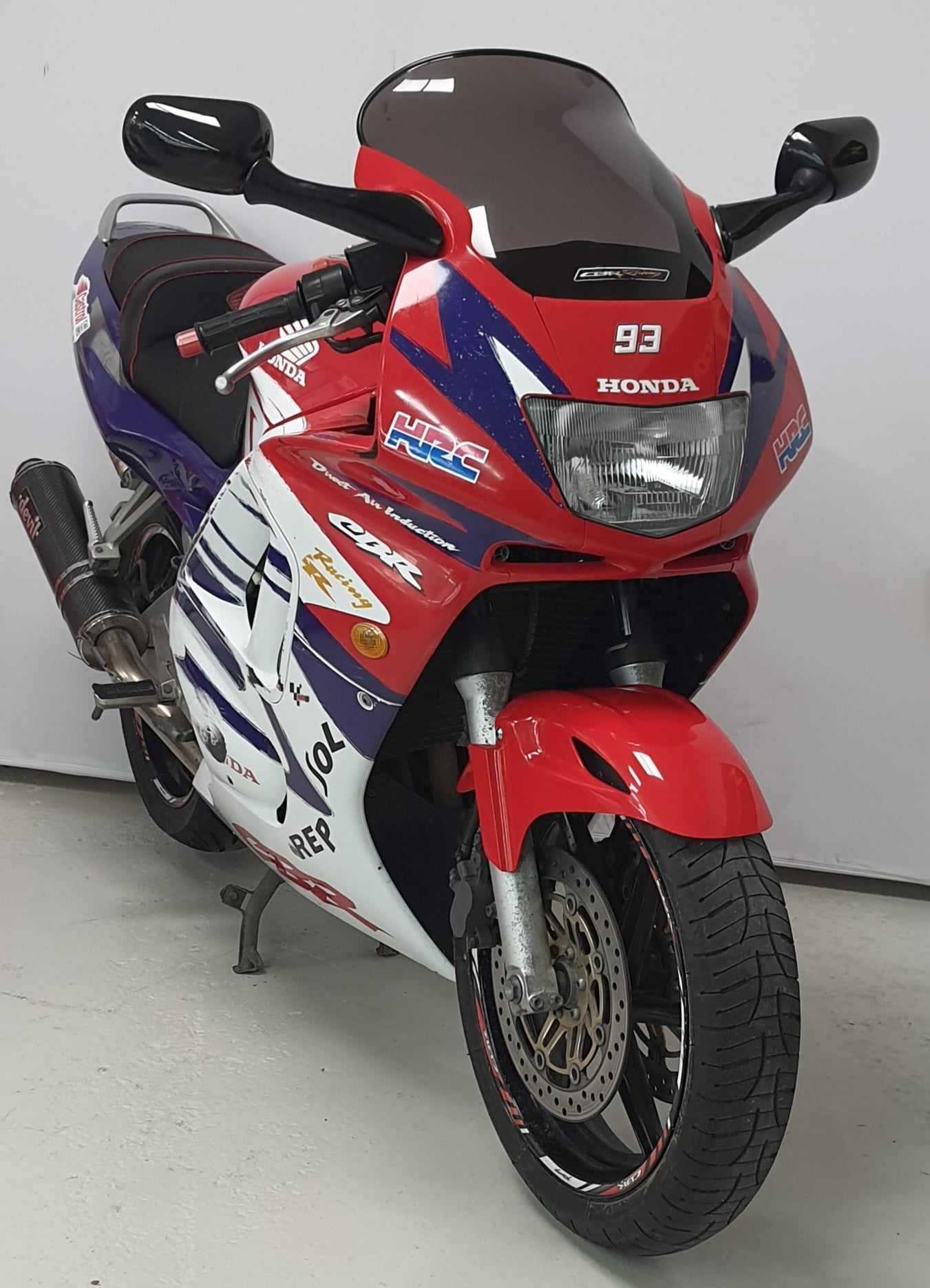 Honda CBR 600 F 1998 HD vue 3/4 droite