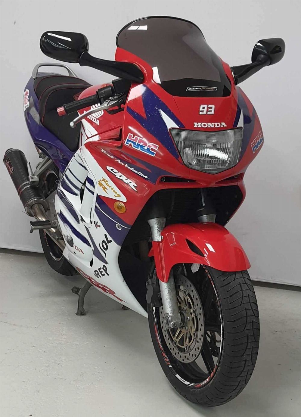 Honda CBR 600 F 1998 vue 3/4 droite