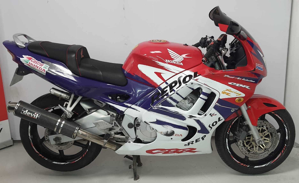 Honda CBR 600 F 1998 vue gauche