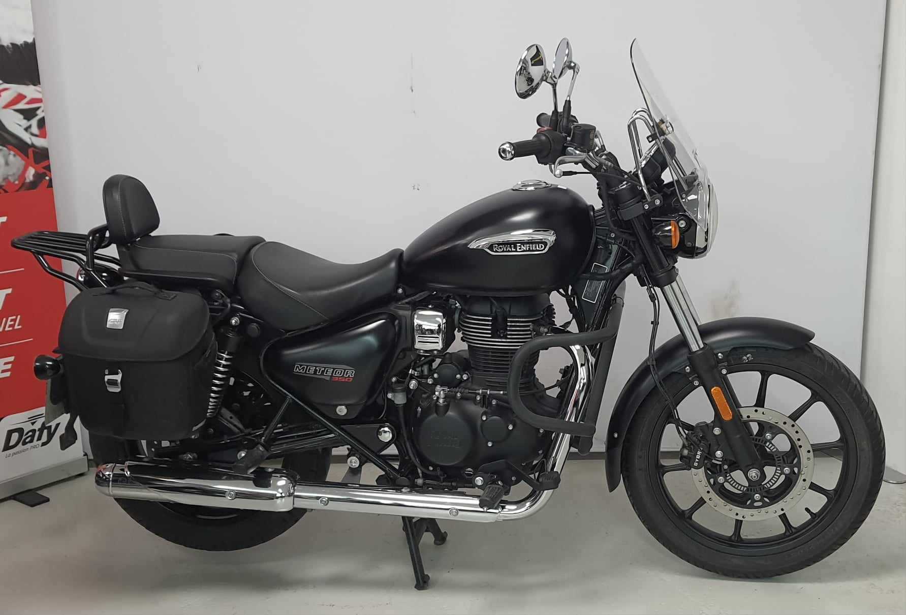 Royal Enfield METEOR 350 STELLAR BLACK 2022 HD vue gauche