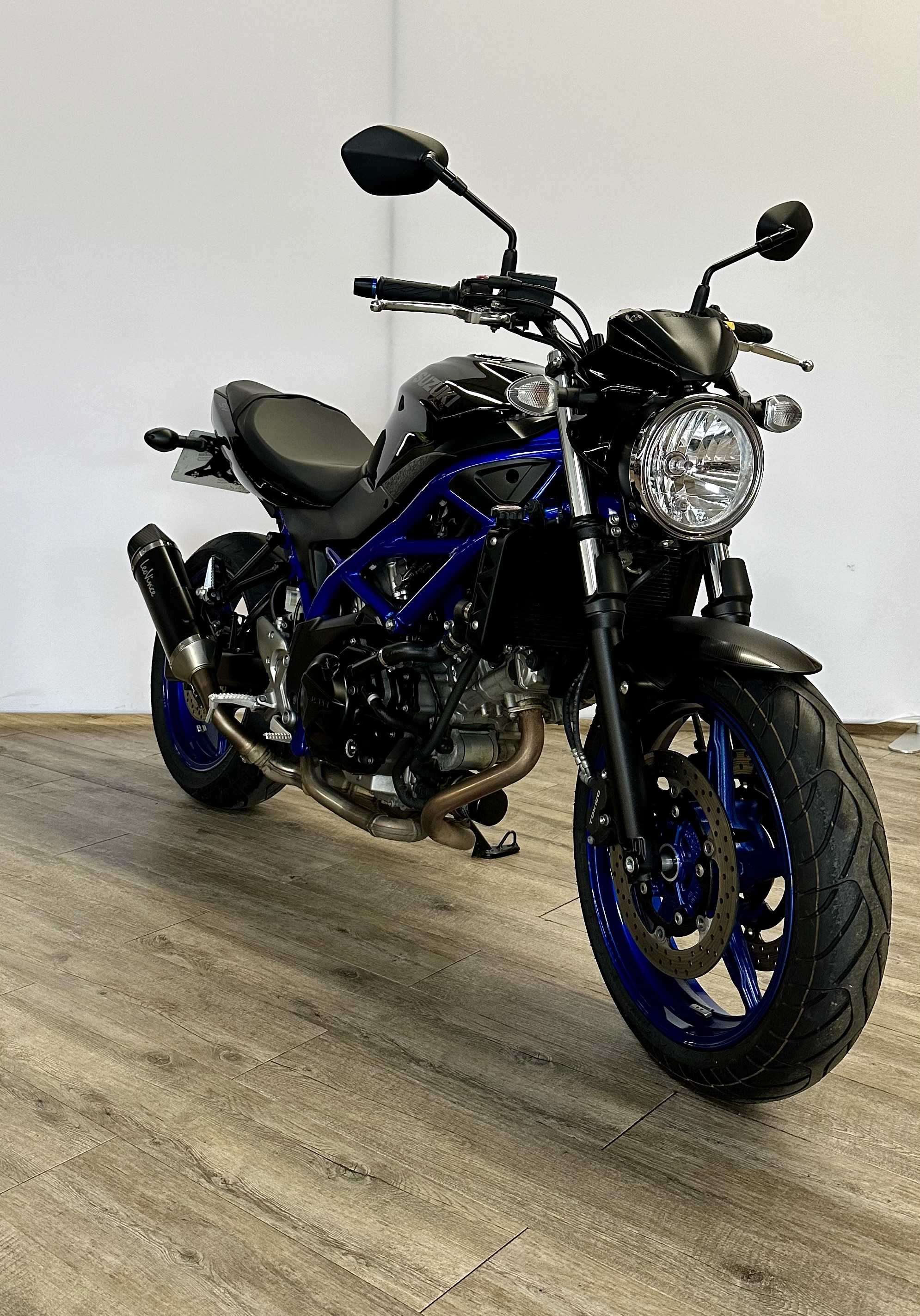 Suzuki SV 650 2019 HD vue 3/4 droite