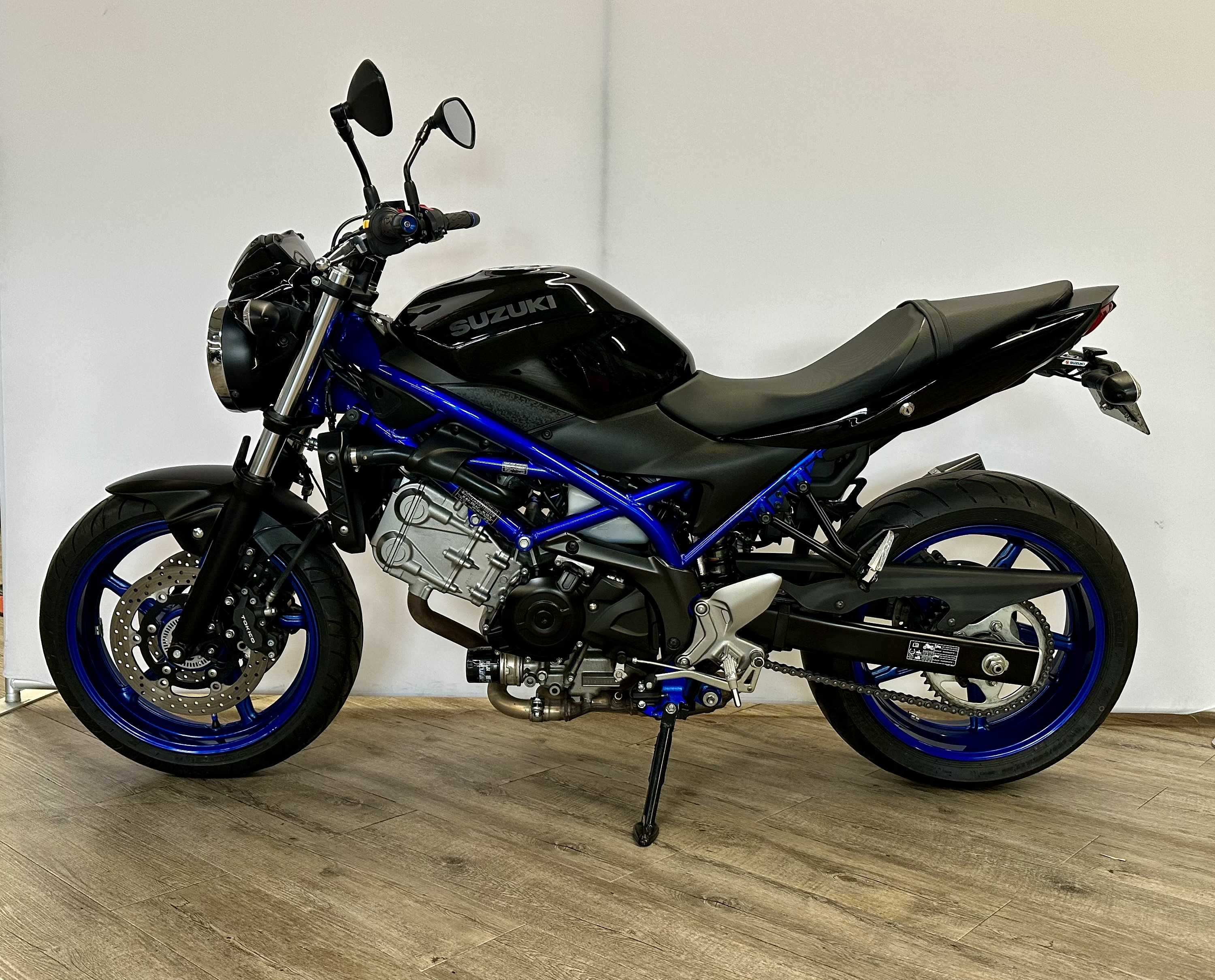 Suzuki SV 650 2019 HD vue gauche