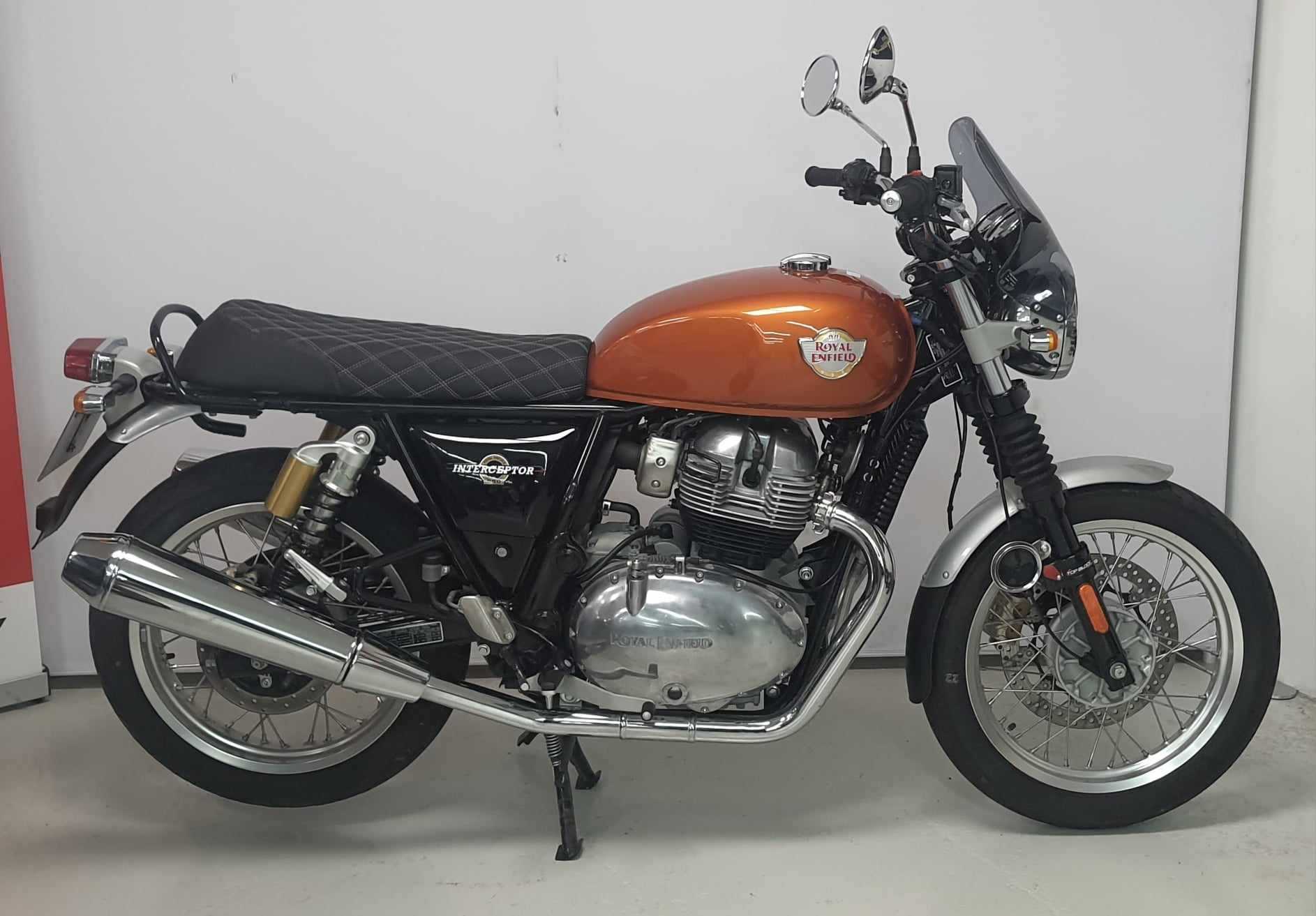 Royal Enfield INTERCEPTOR 650 "CRUSH" 2022 HD vue gauche