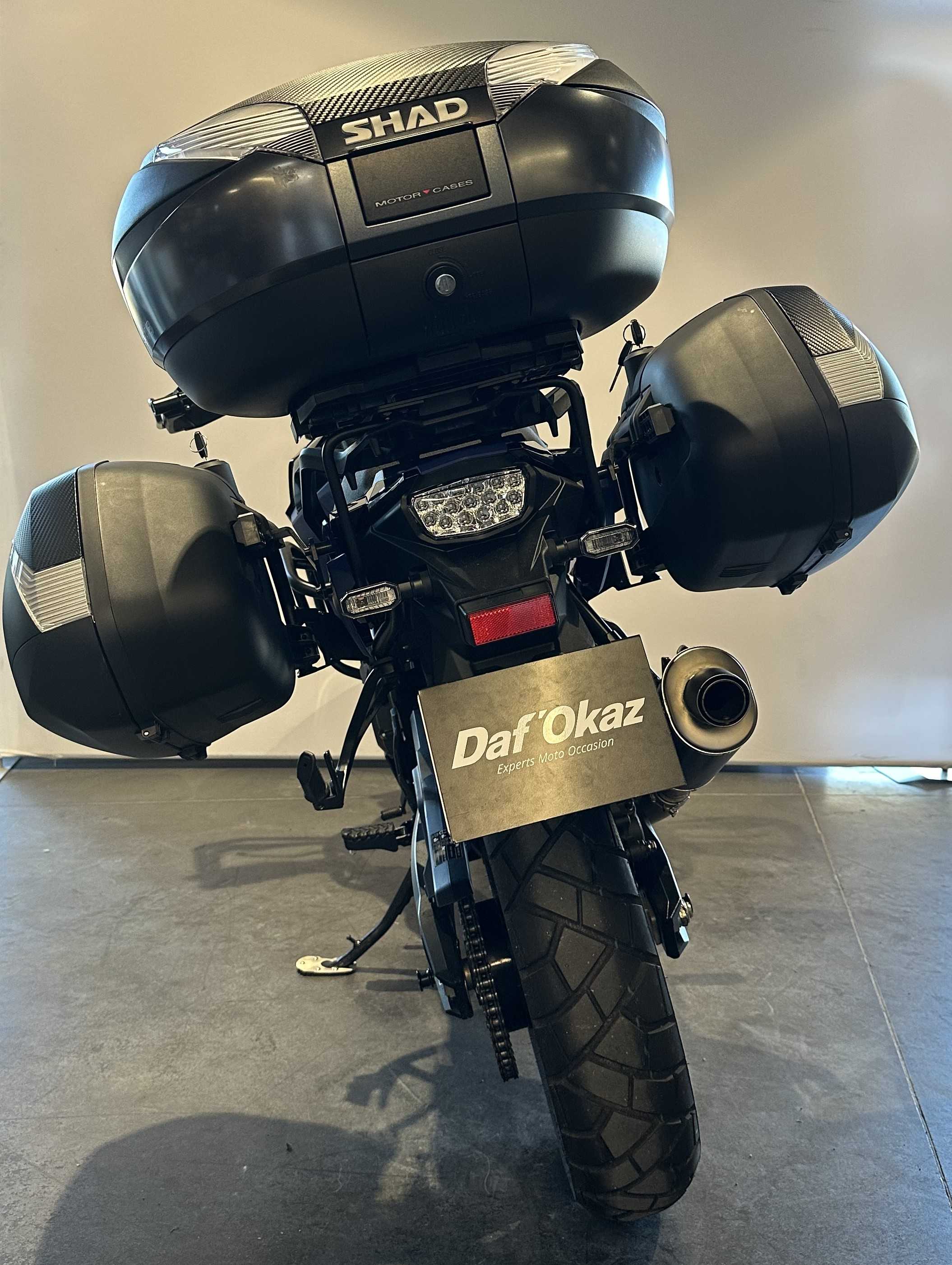 Suzuki DL 800 V-Strom DE 2023 HD vue arrière