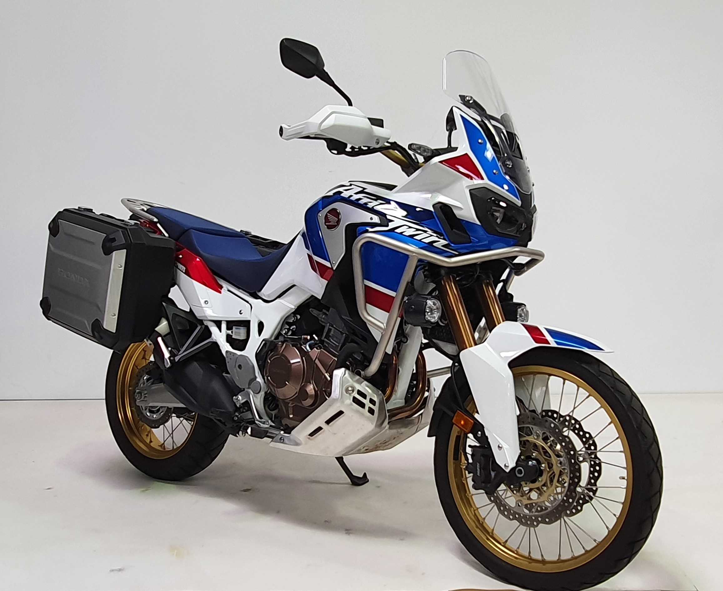 Honda CRF 1000 L Africa Twin 2018 HD vue 3/4 droite