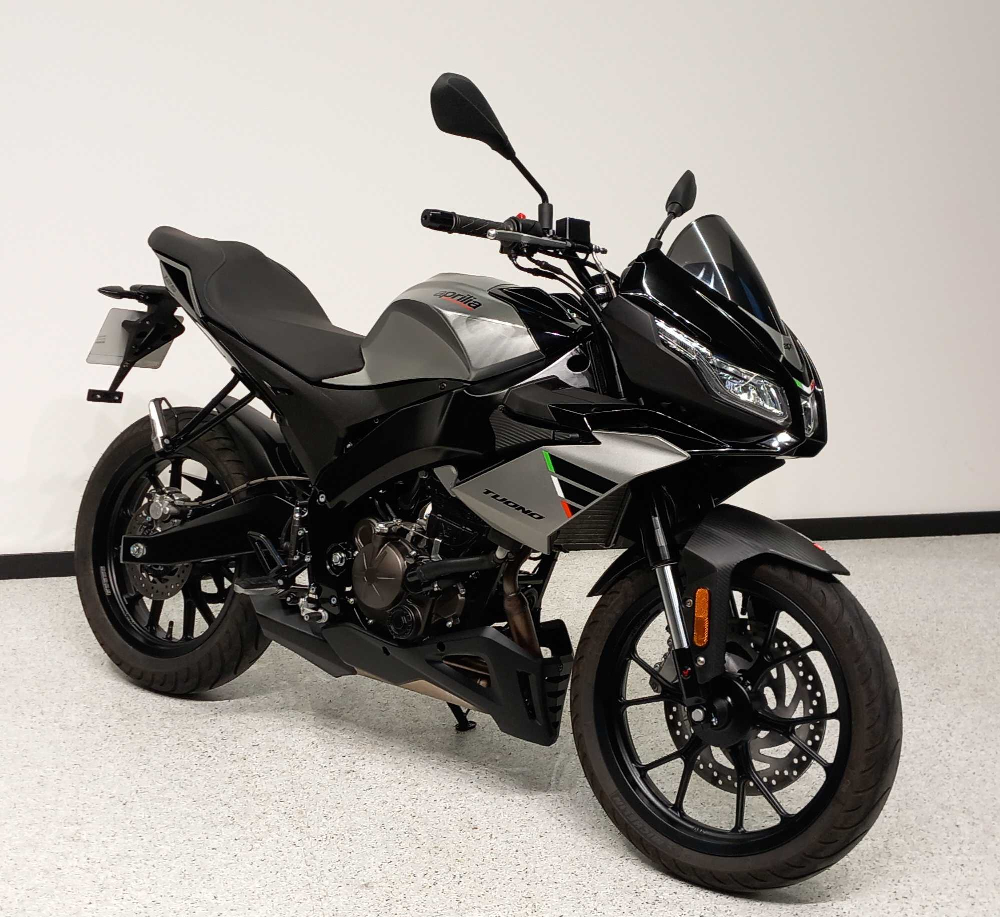 Aprilia Tuono 125 2020 vue 3/4 droite