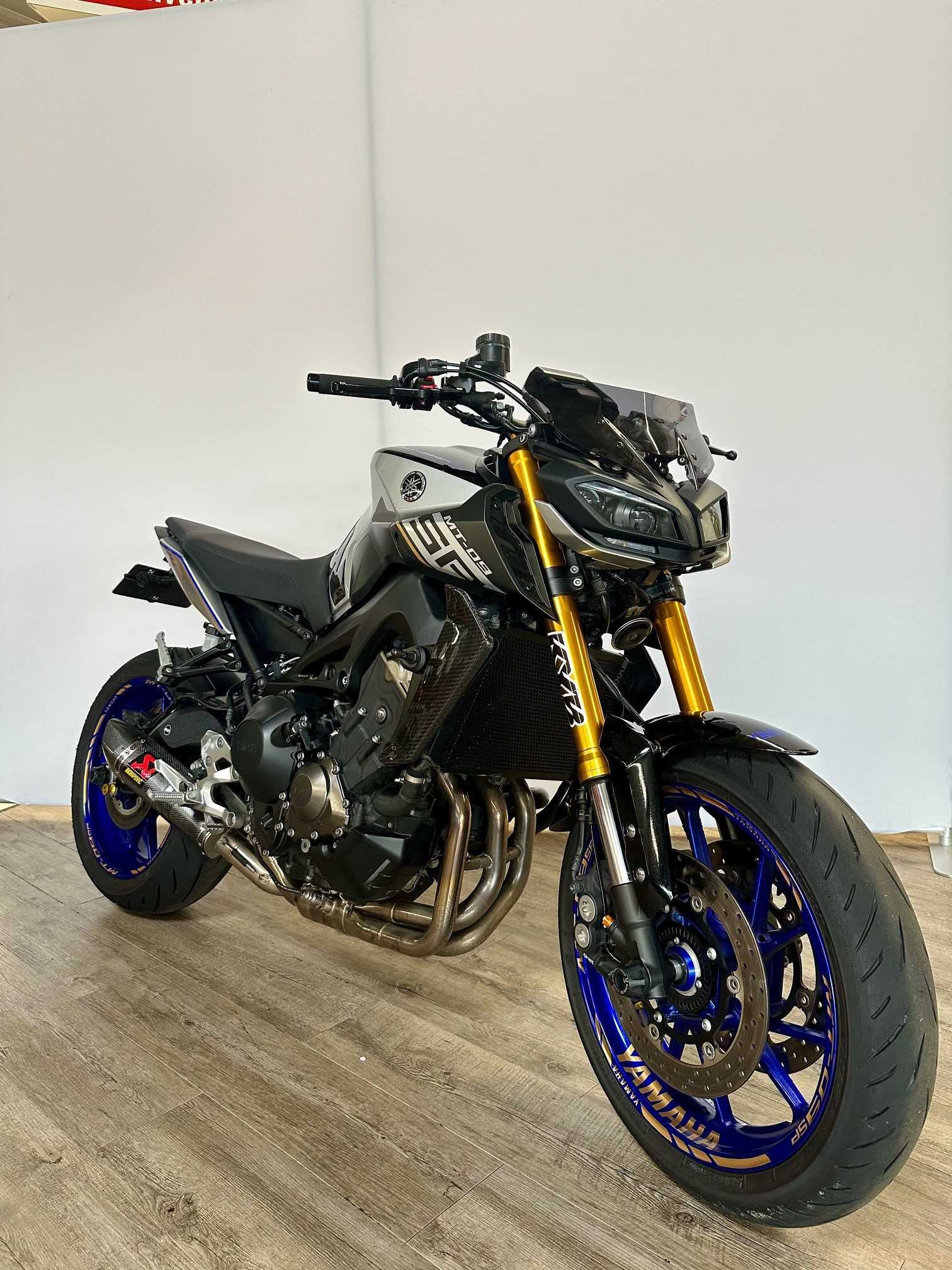 Yamaha MT-09 850 SP 2020 HD vue 3/4 droite