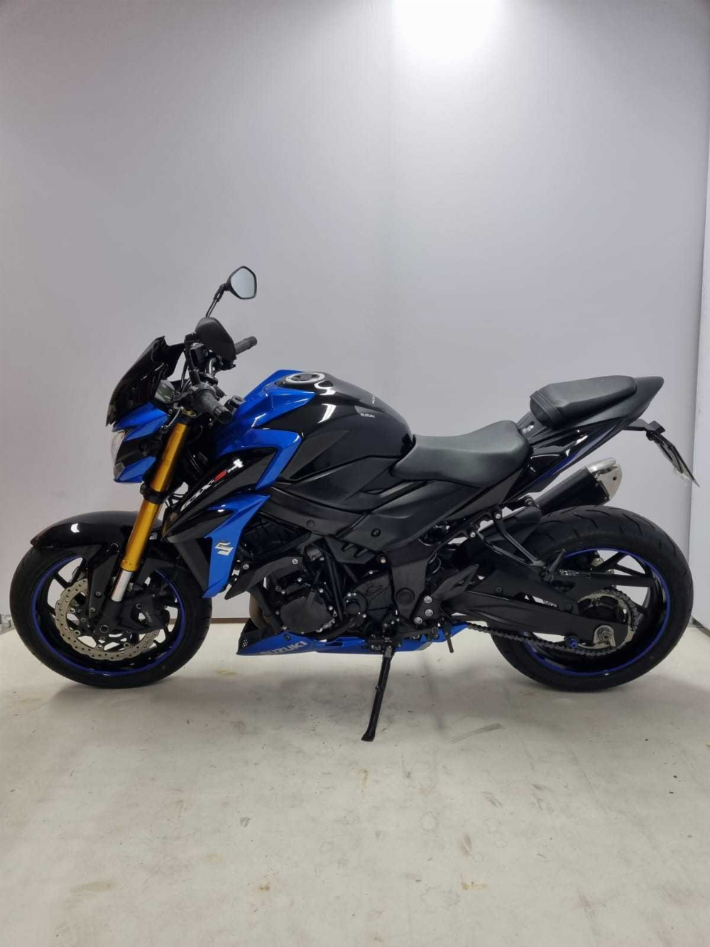 Suzuki GSX-S 750 2017 vue gauche