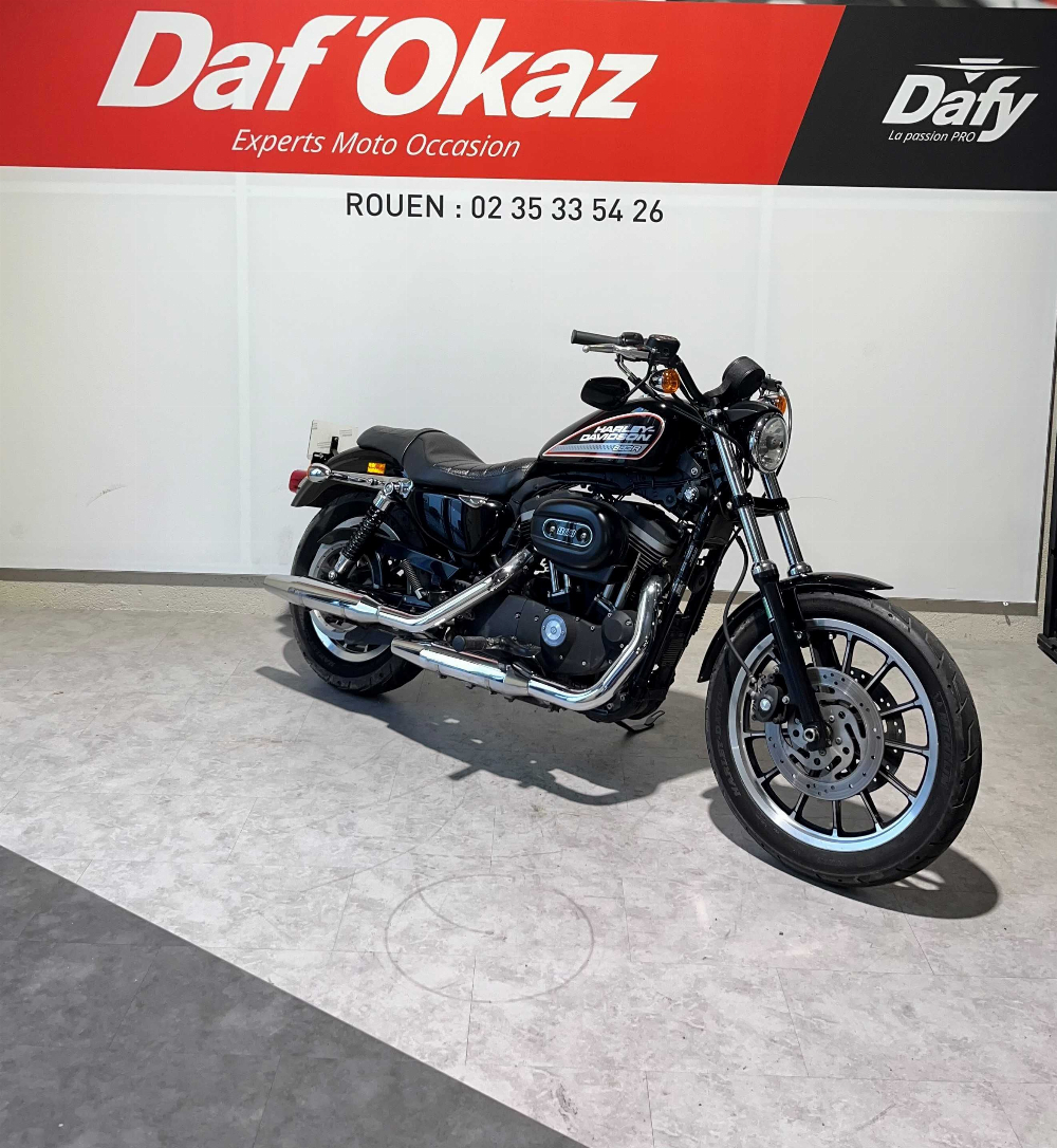 Harley-Davidson XL 883 R 2011 vue 3/4 droite