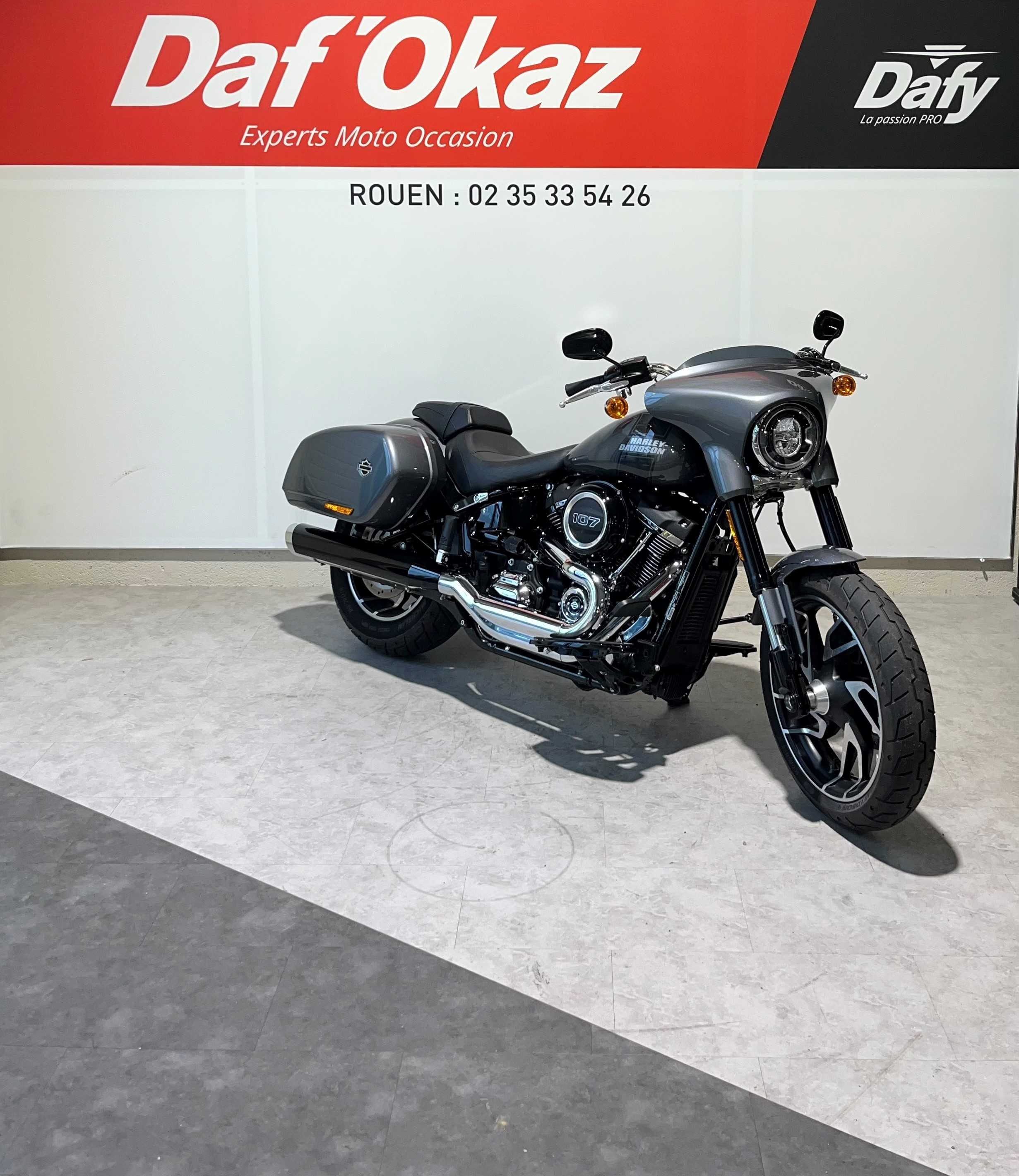 Harley-Davidson SPORT GLIDE softail 2022 HD vue 3/4 droite