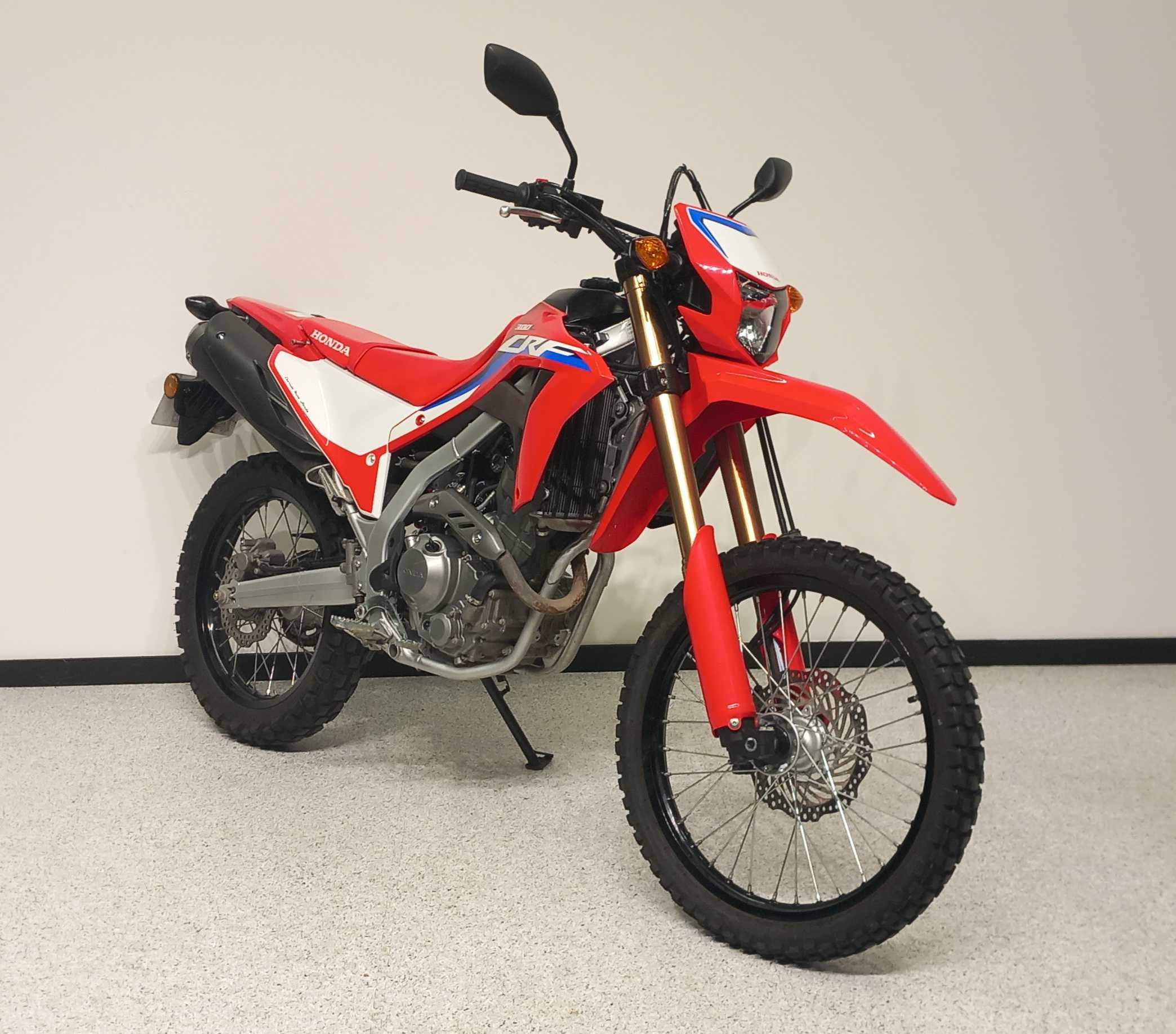 Honda CRF 300 L 2022 HD vue 3/4 droite