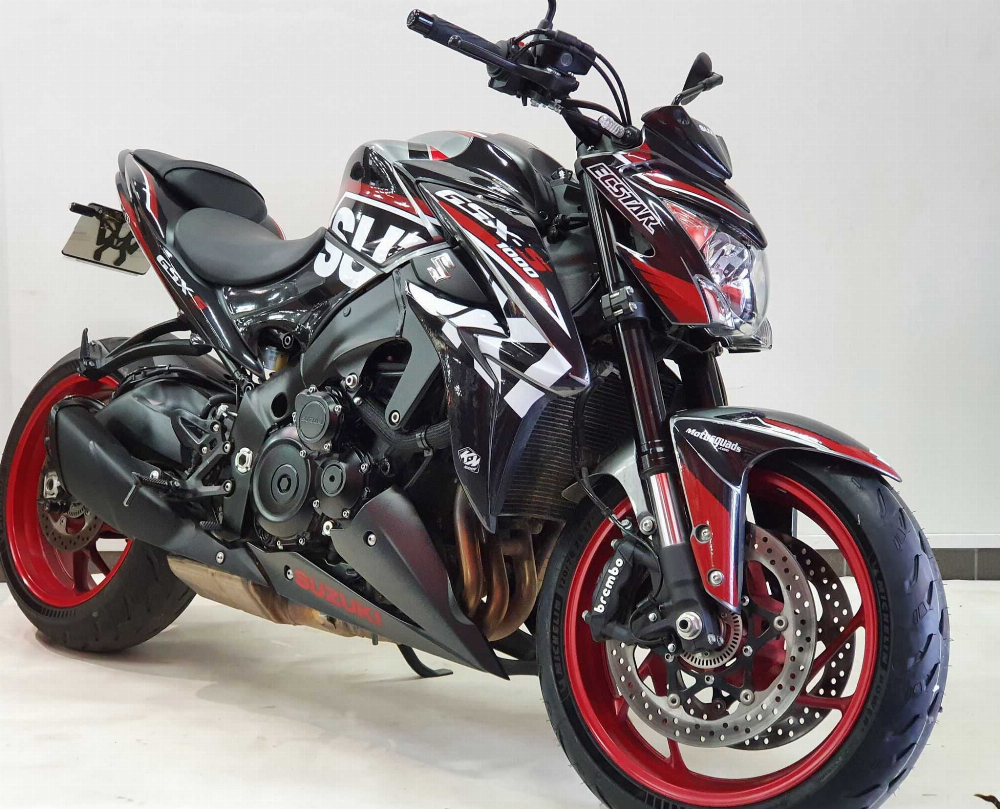 Suzuki GSX-S 1000 ABS 2021 vue 3/4 droite