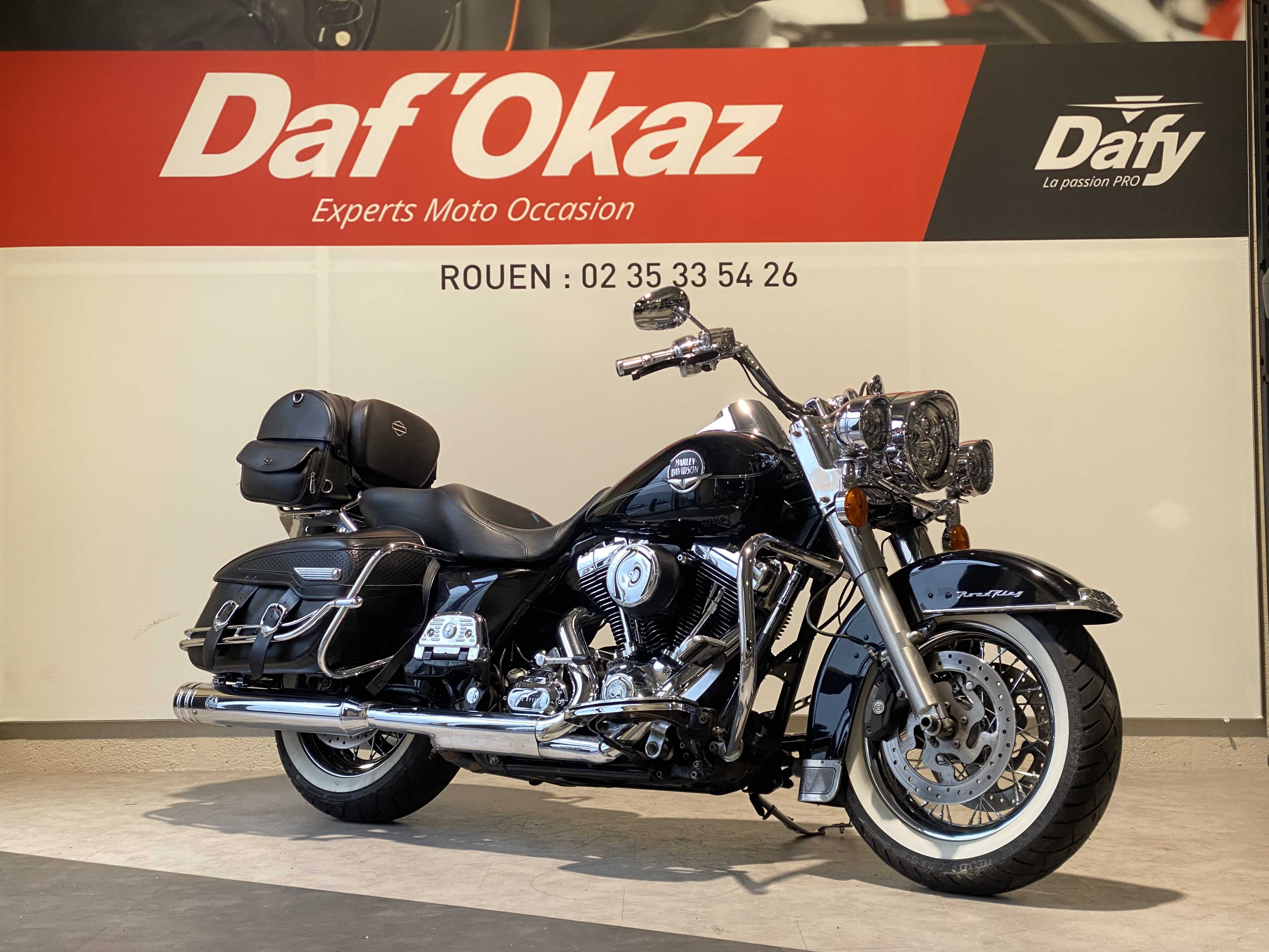 Harley-Davidson ROAD KING CLASSIC TOURING 2010 HD vue 3/4 droite
