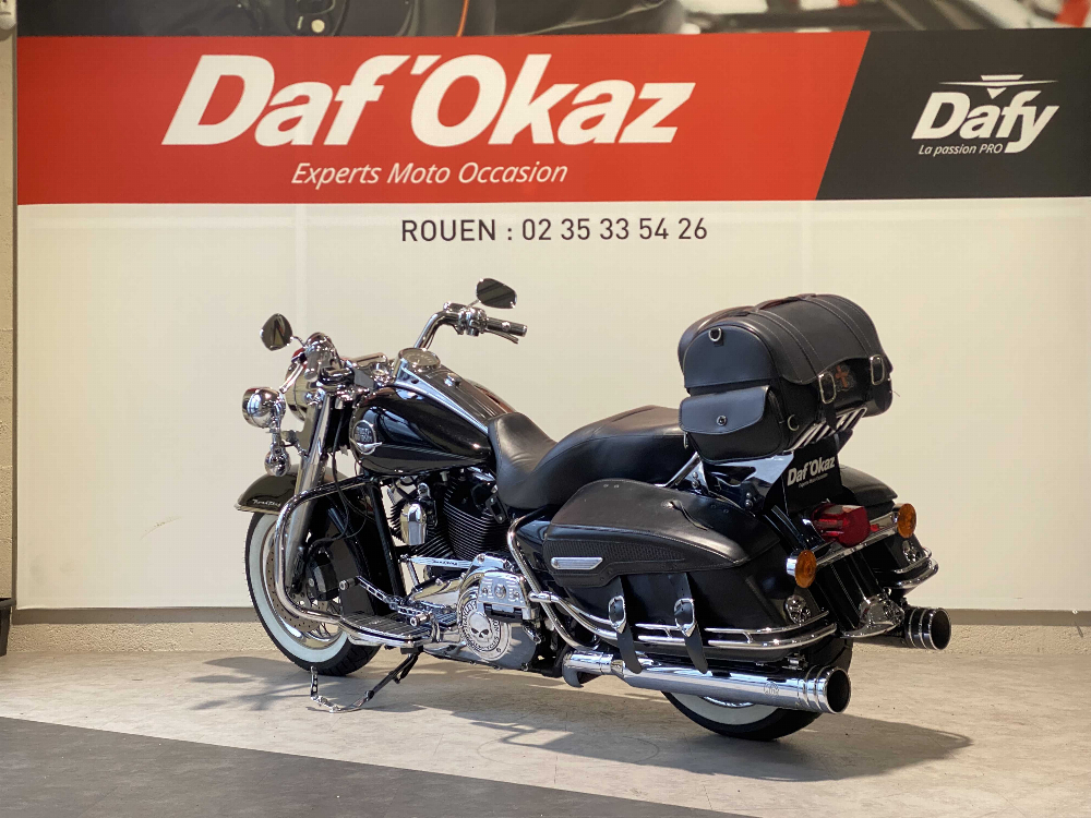 Harley-Davidson ROAD KING CLASSIC TOURING 2010 vue gauche