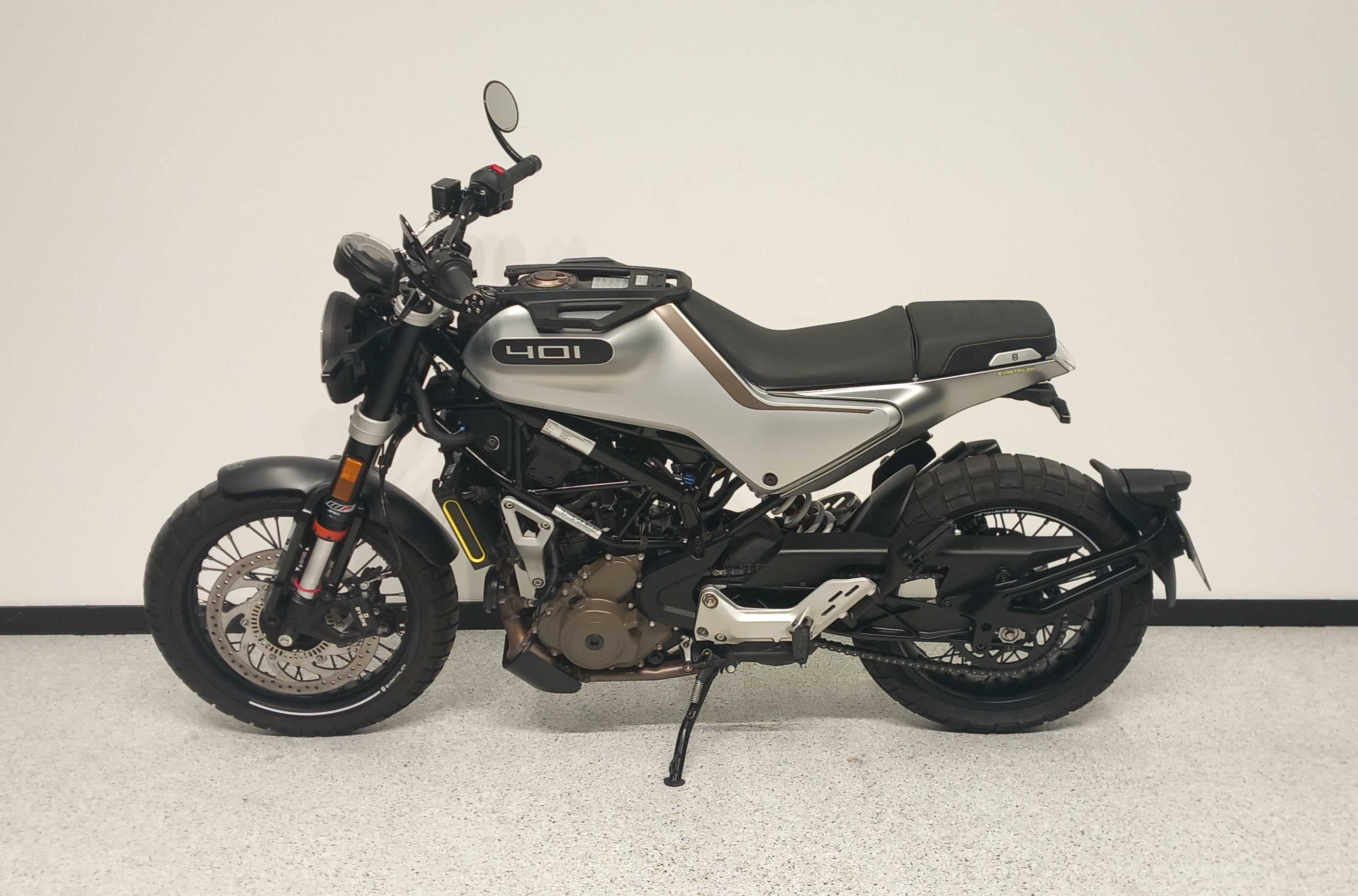 Husqvarna Svartpilen 401 2021 HD vue gauche