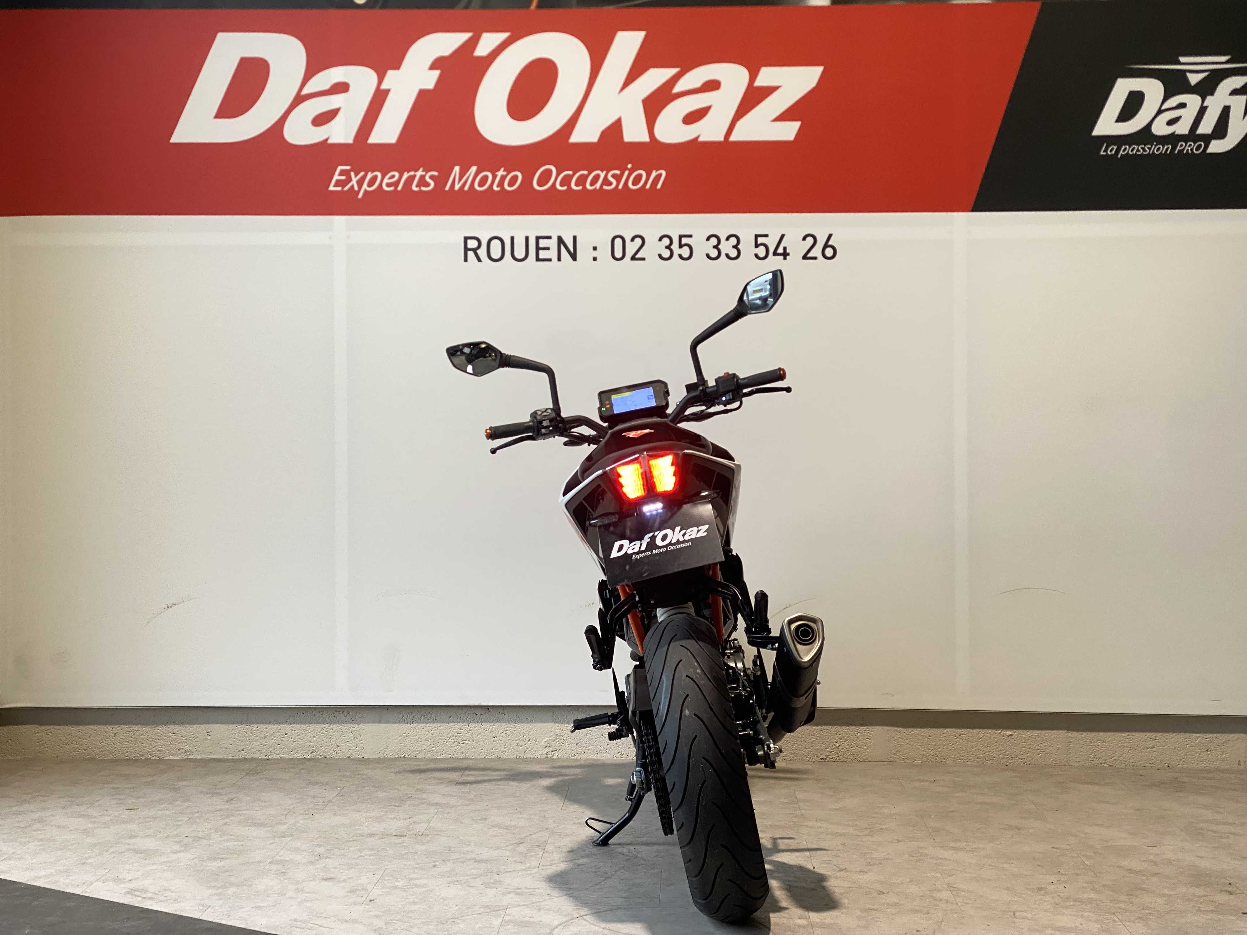 KTM KTM 125 DUKE DUKE 2018 HD vue arrière