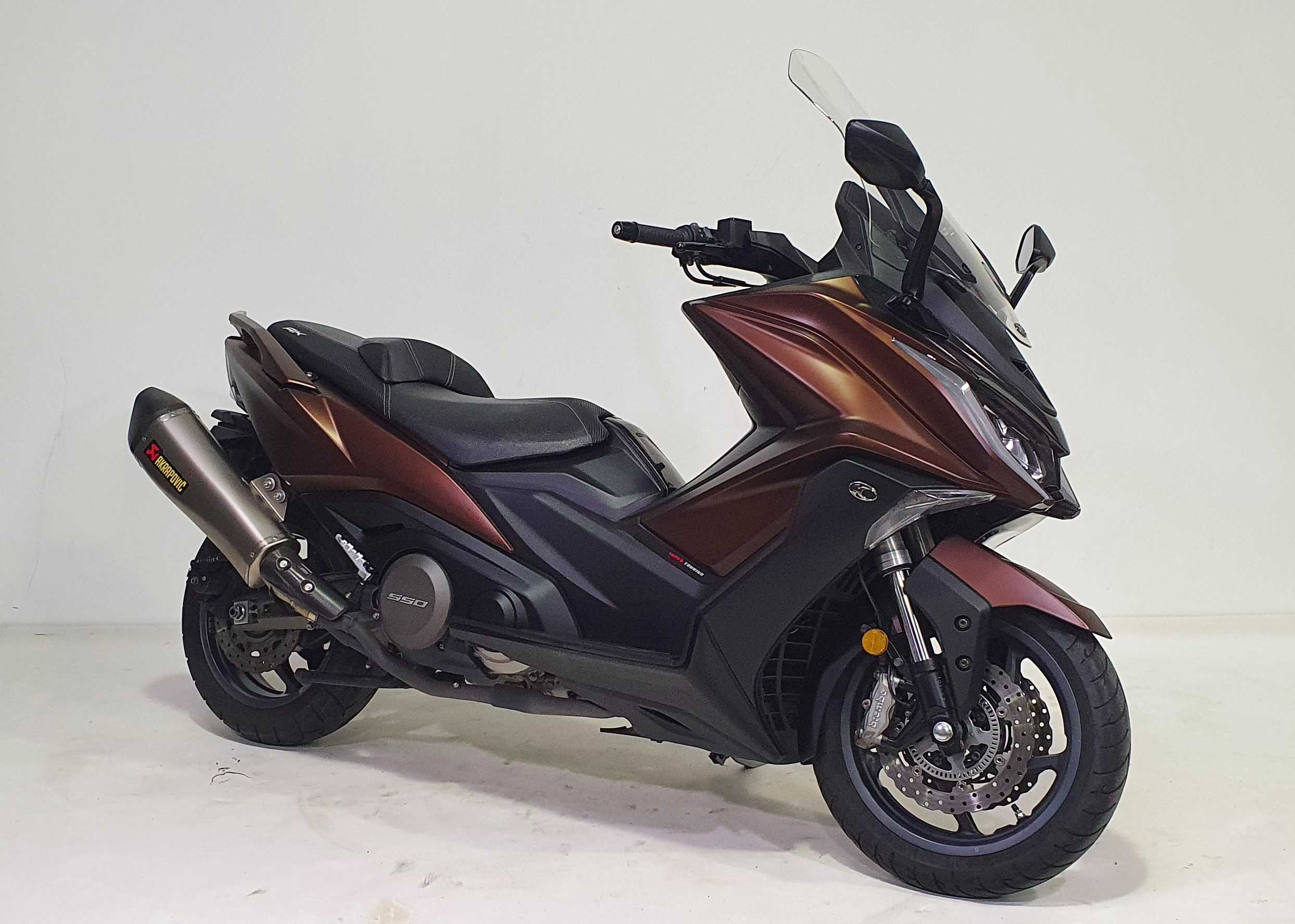 Kymco AK 550 2018 HD vue 3/4 droite