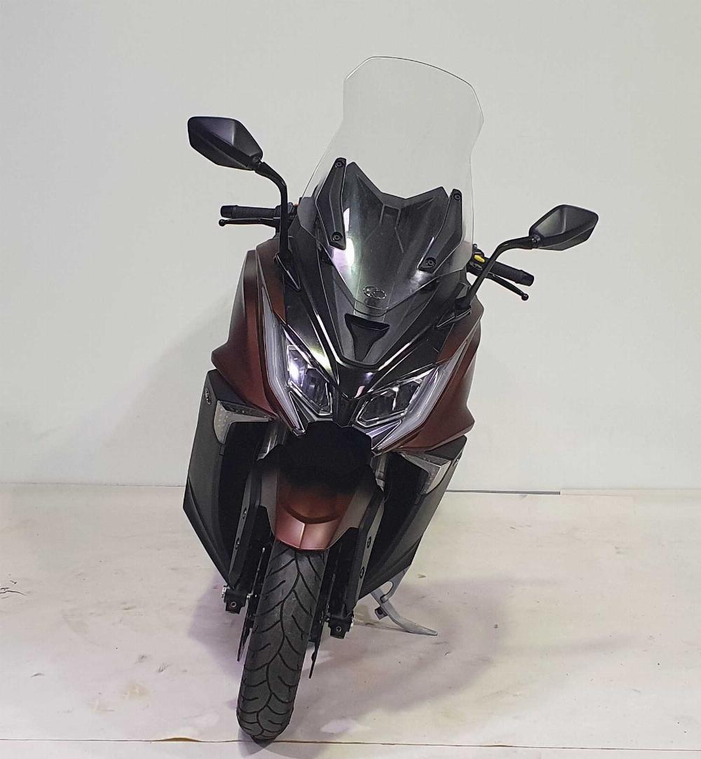 Kymco AK 550 2018 vue avant