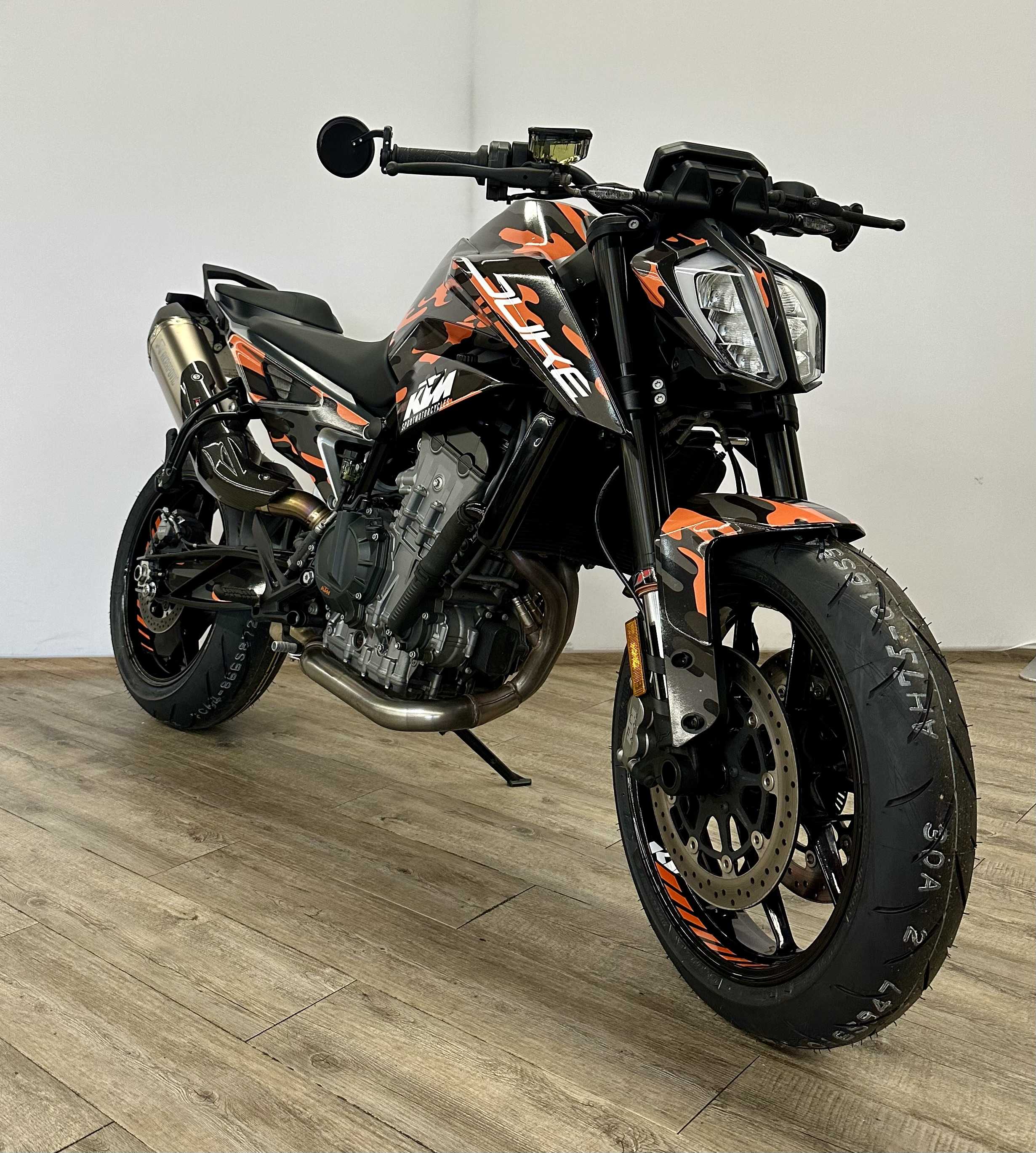 KTM 790 Duke 2018 HD vue 3/4 droite