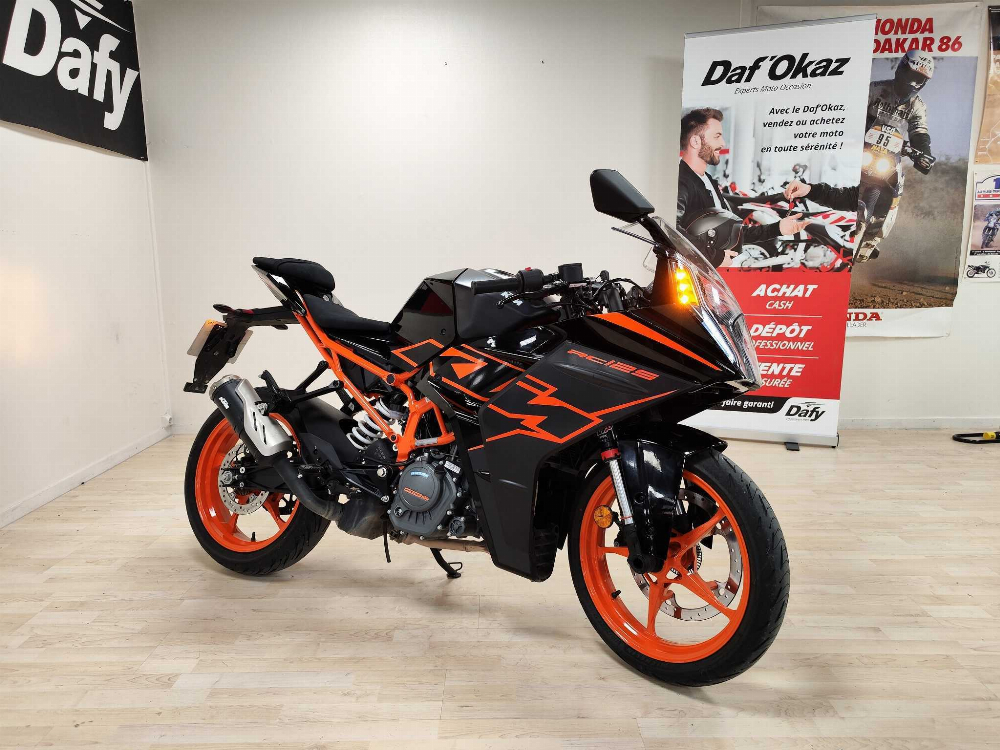 KTM 125 RC 2022 vue 3/4 droite