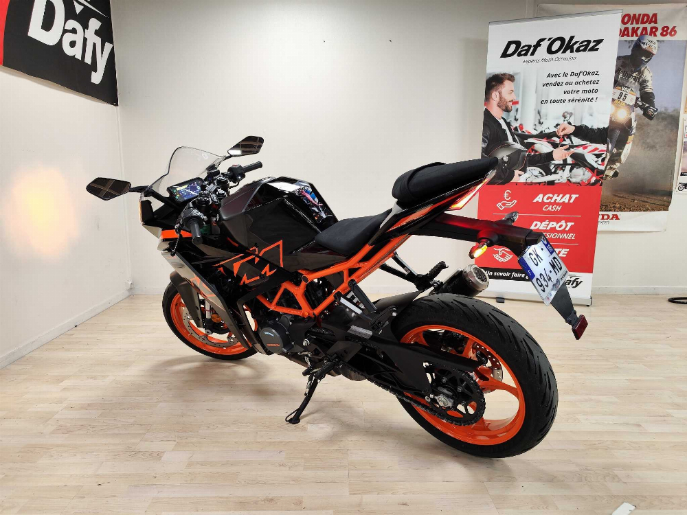 KTM 125 RC 2022 vue arrière