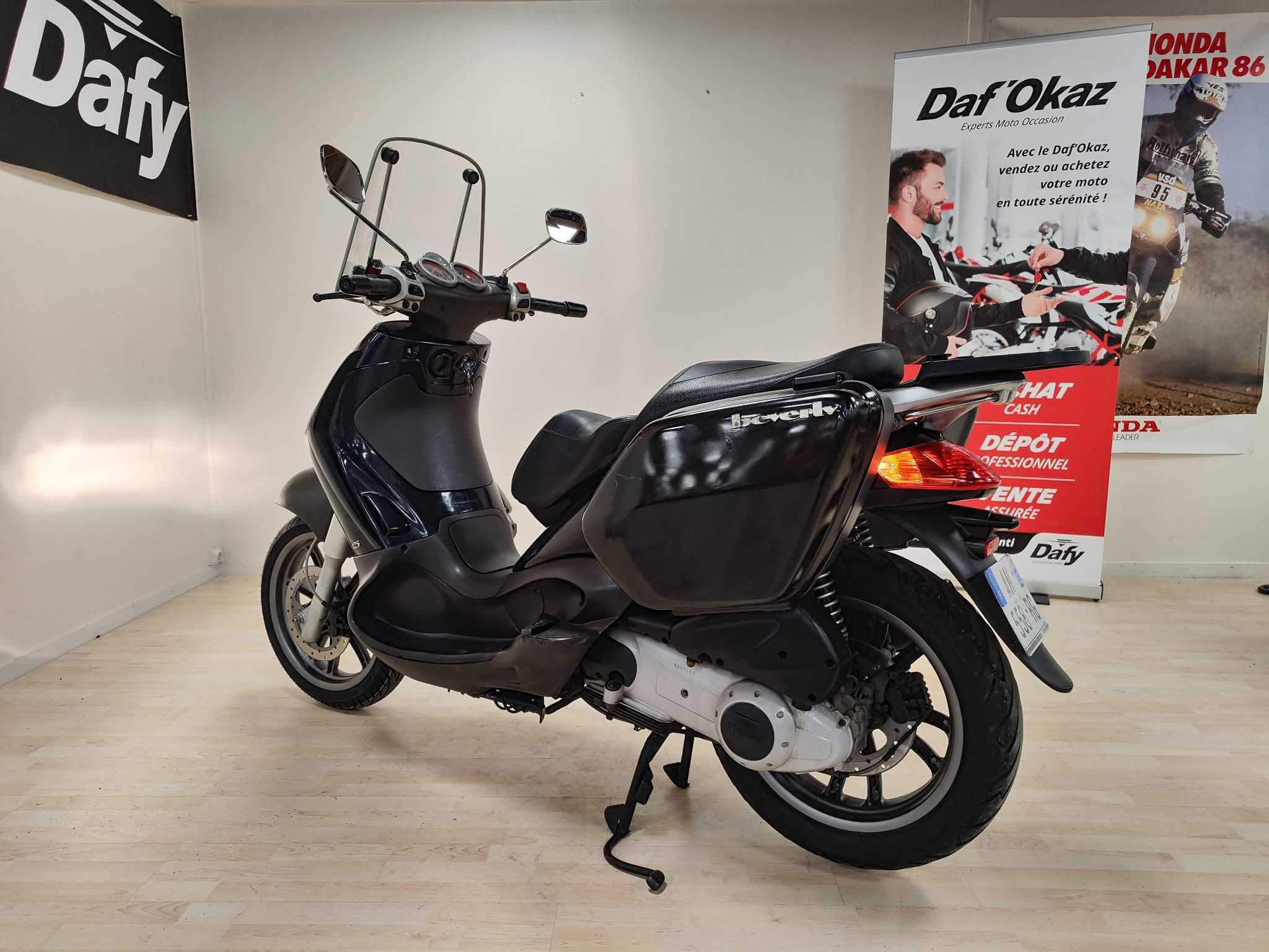 Piaggio Beverly 125 2006 HD vue arrière