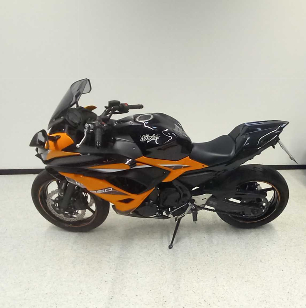 Kawasaki EX 650 Ninja 2019 vue gauche