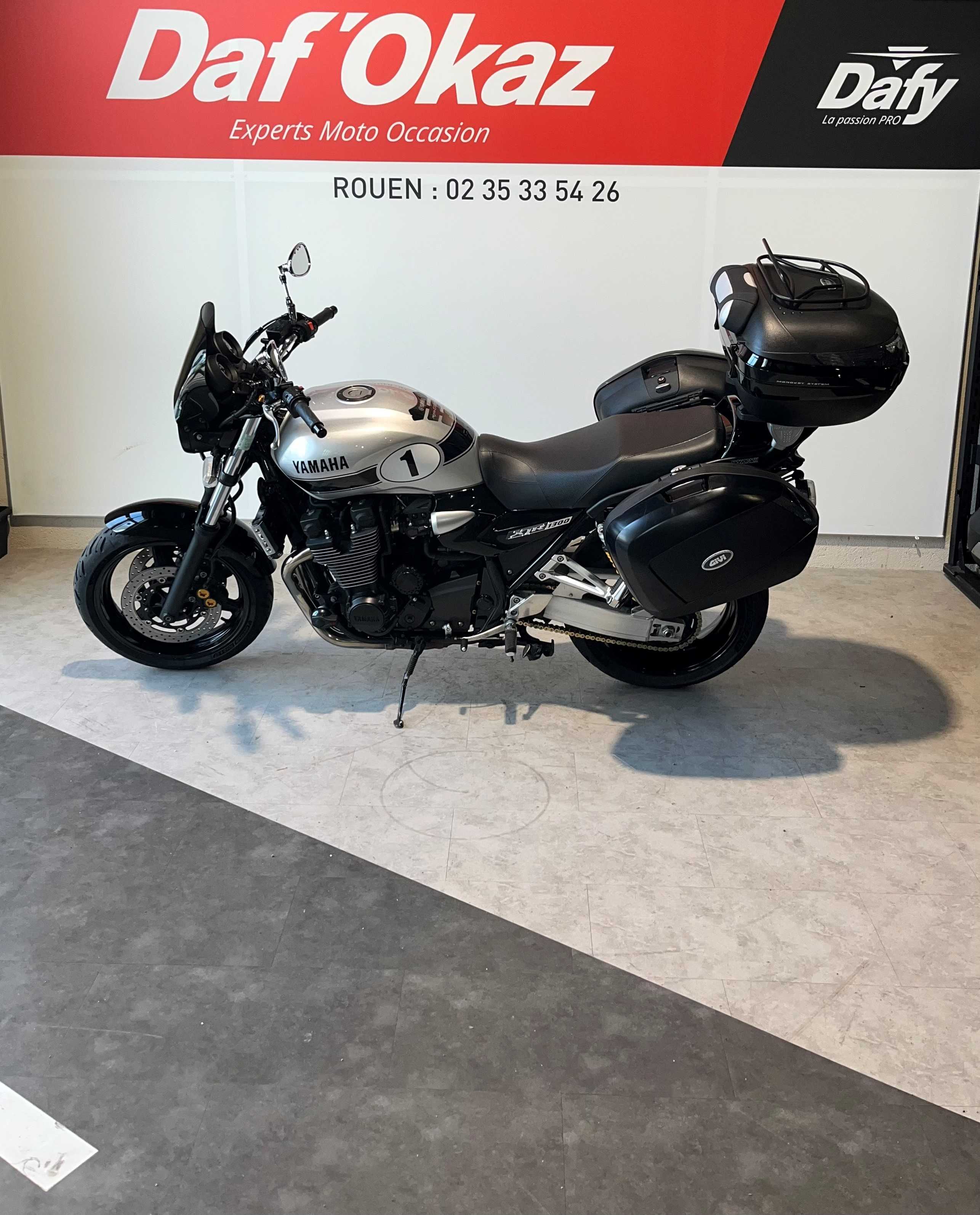 Yamaha XJR1300 2014 HD vue gauche