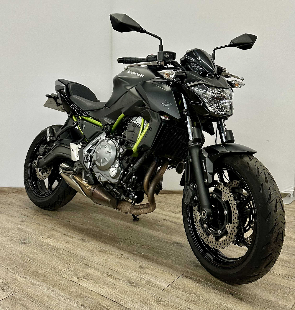Kawasaki Z 650 2018 vue 3/4 droite
