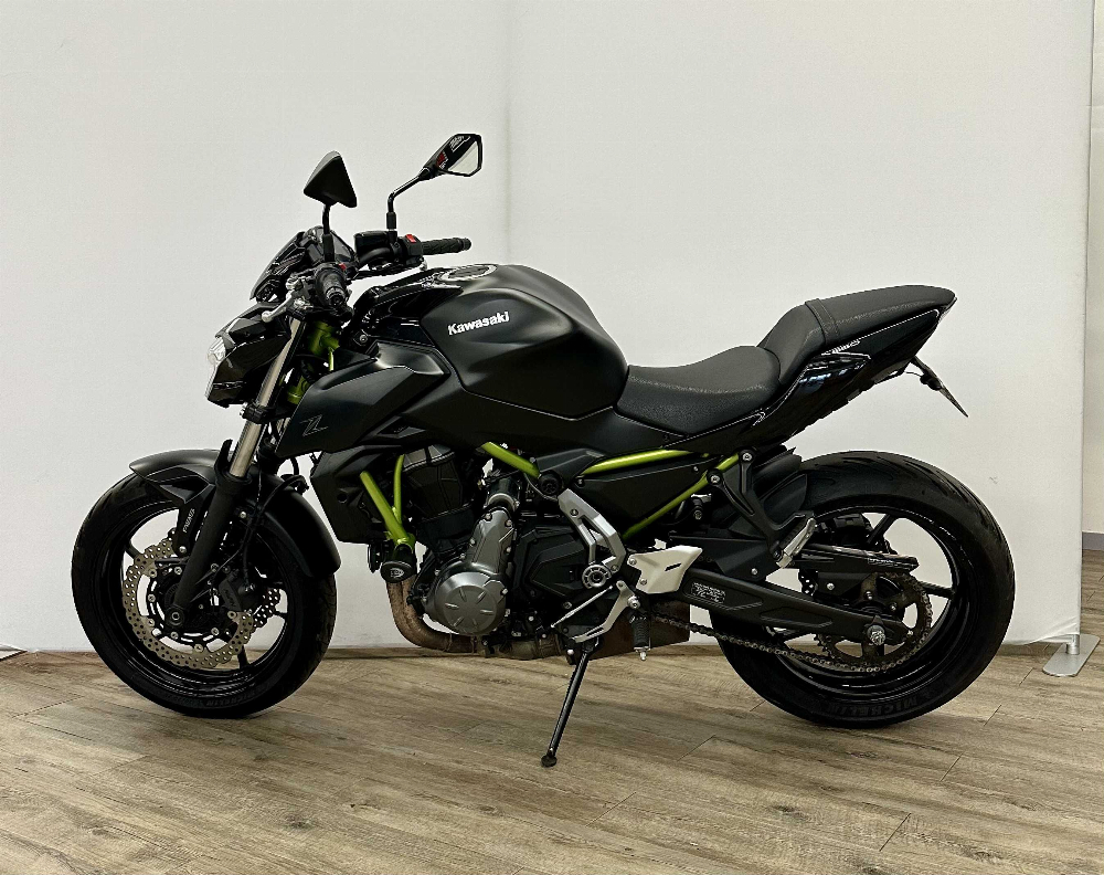 Kawasaki Z 650 2018 vue gauche