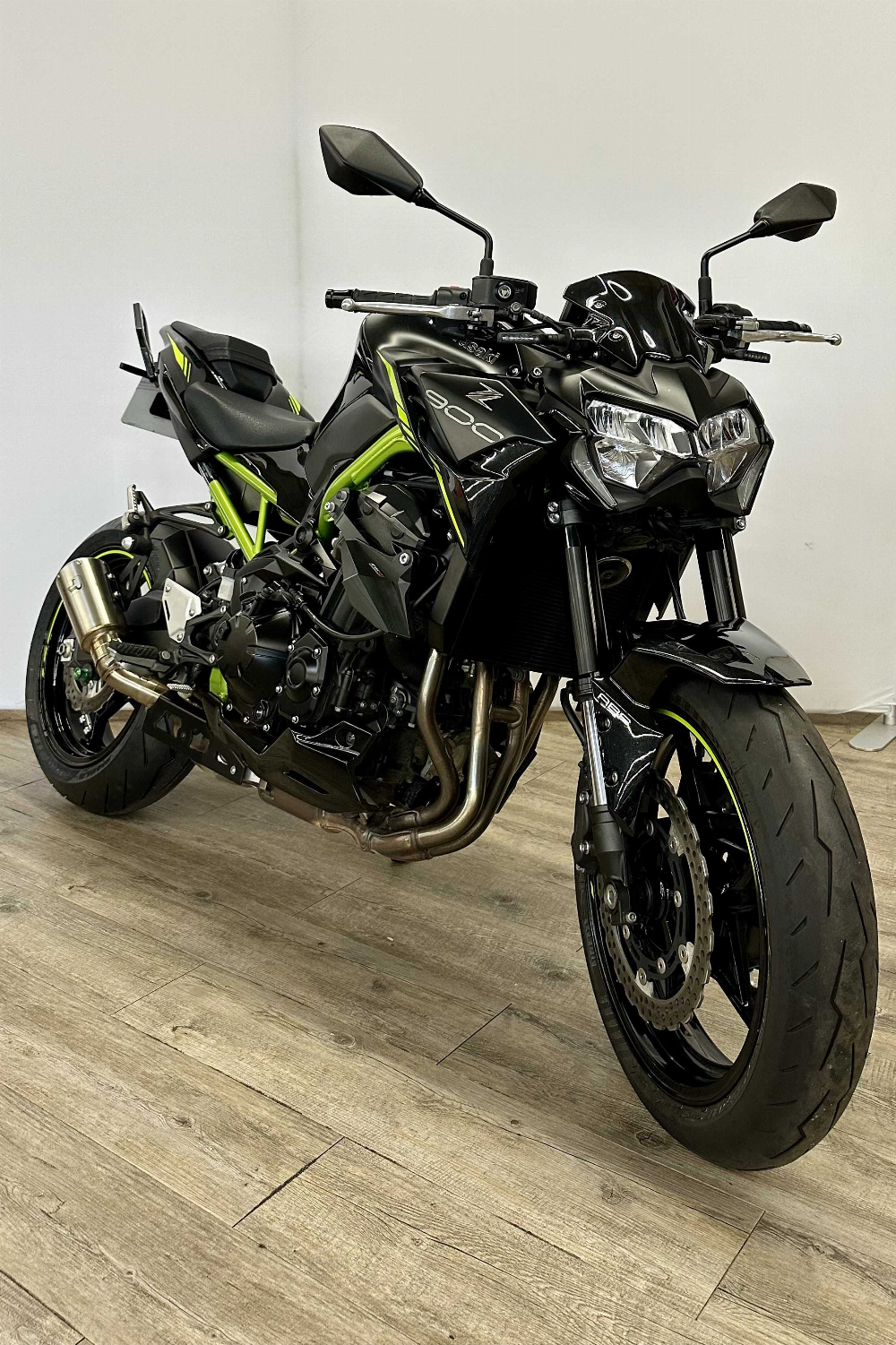 Kawasaki Z 900 2022 vue 3/4 droite