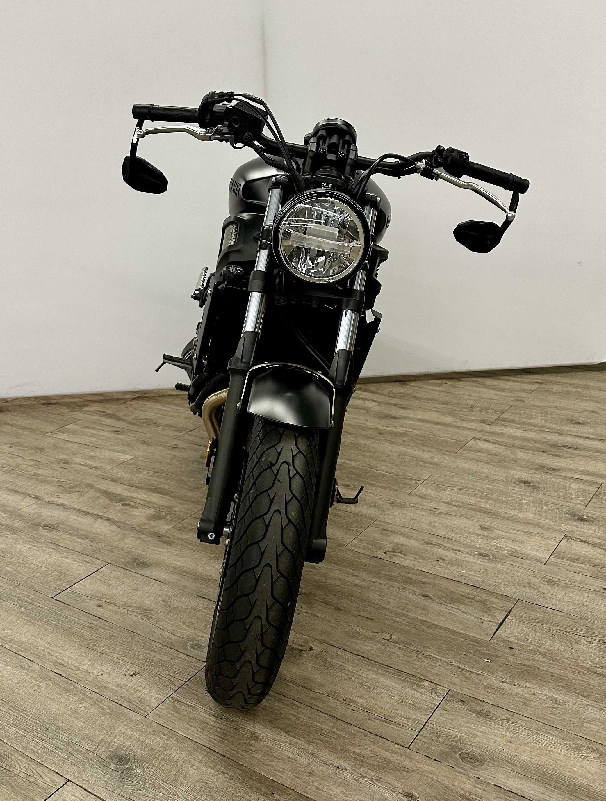Yamaha XSR 700 2018 HD vue avant
