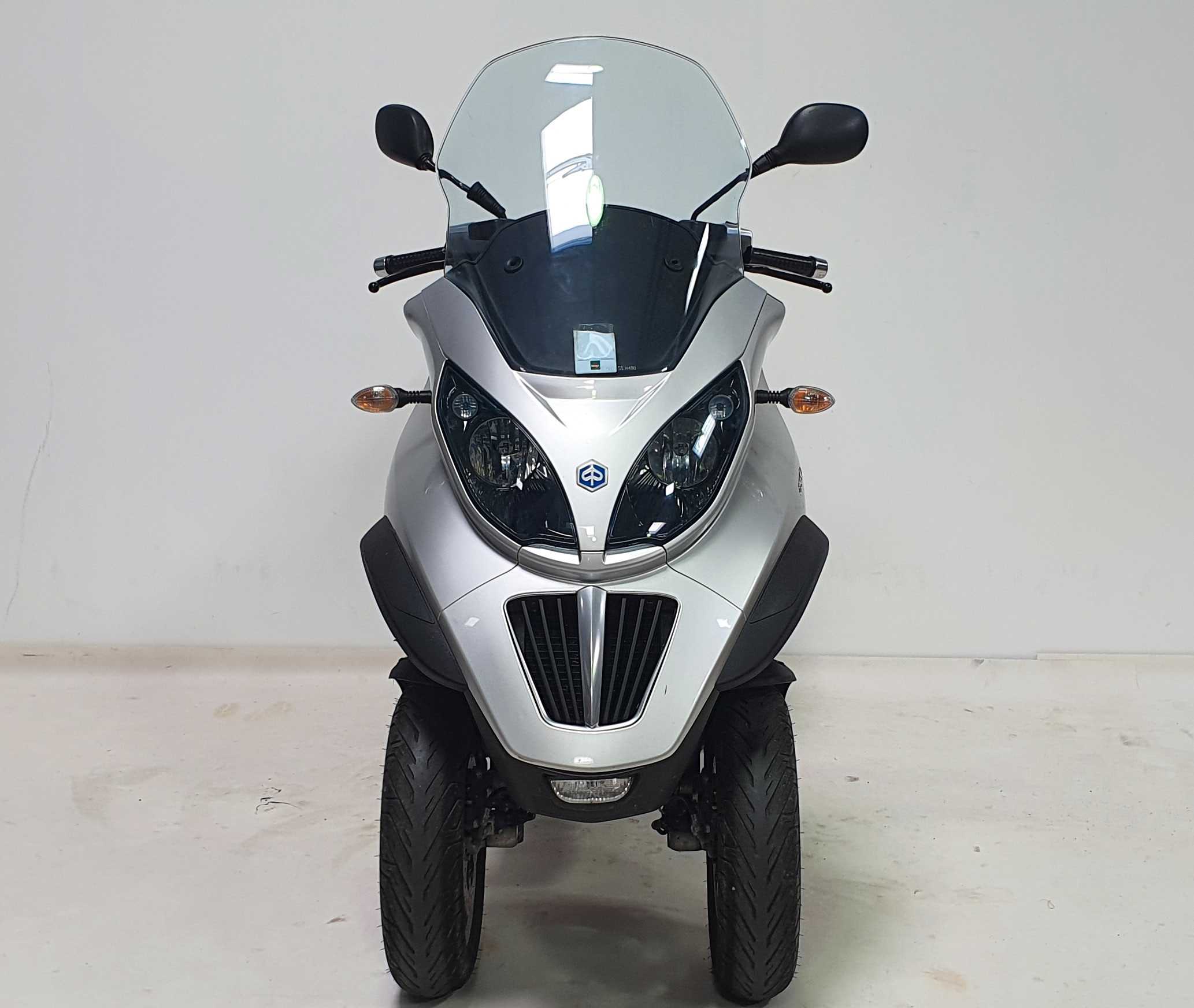 Piaggio MP3 250 LT 2009 HD vue avant