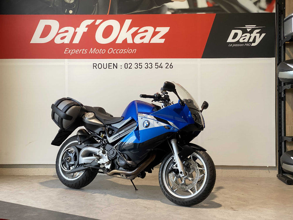 BMW F 800 ST 2012 vue 3/4 droite