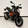 Aperçu KTM 125 Duke 2021 vue 3/4 droite