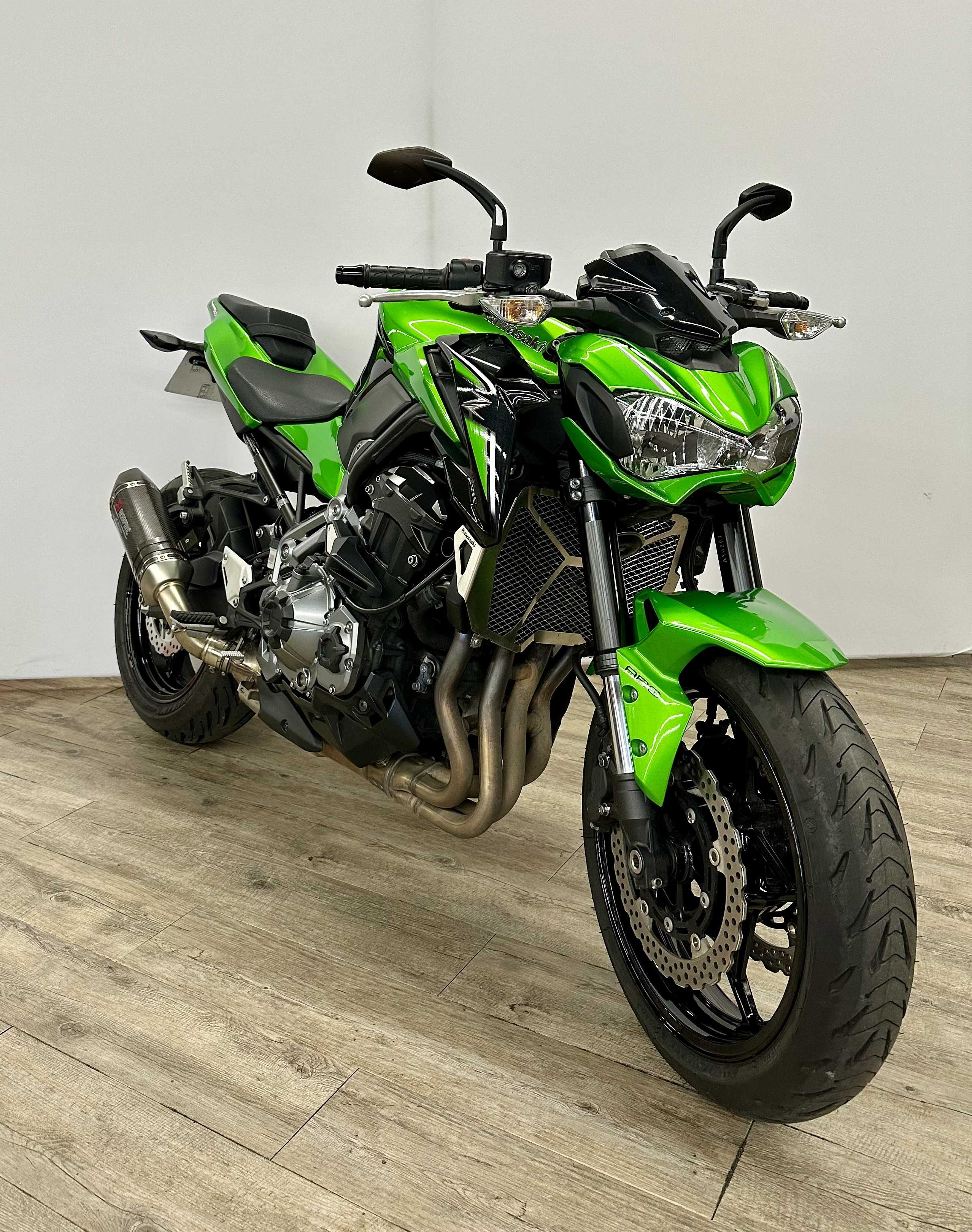 Kawasaki Z 900 2017 HD vue 3/4 droite