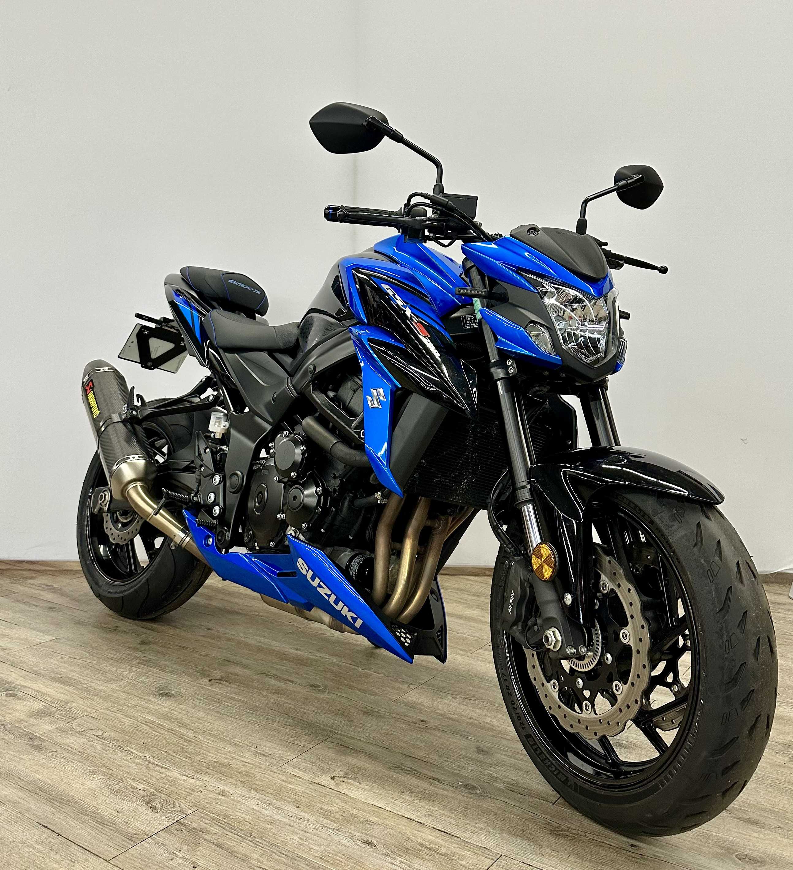Suzuki GSX-S 750 2018 HD vue 3/4 droite