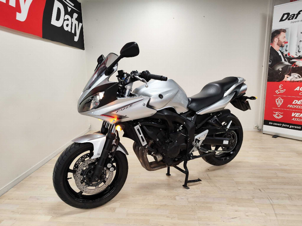 Yamaha FZ6 S Fazer S2 2010 vue avant