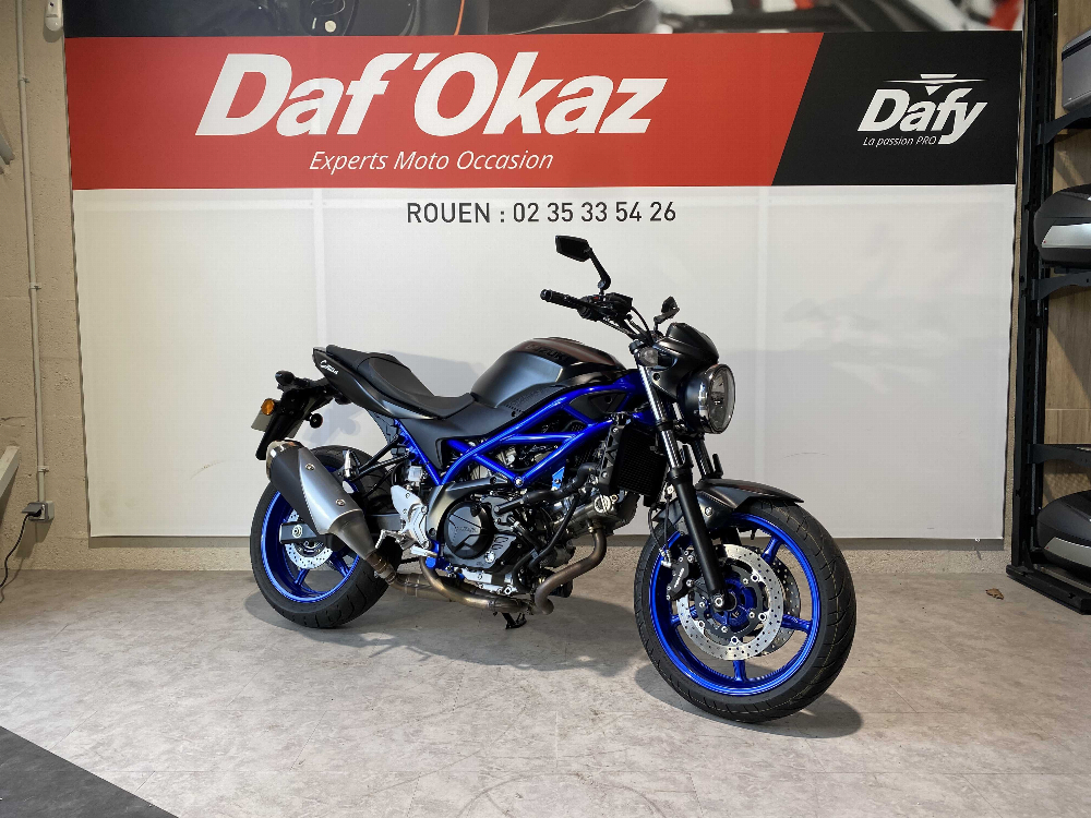 Suzuki SV 650 2022 vue 3/4 droite