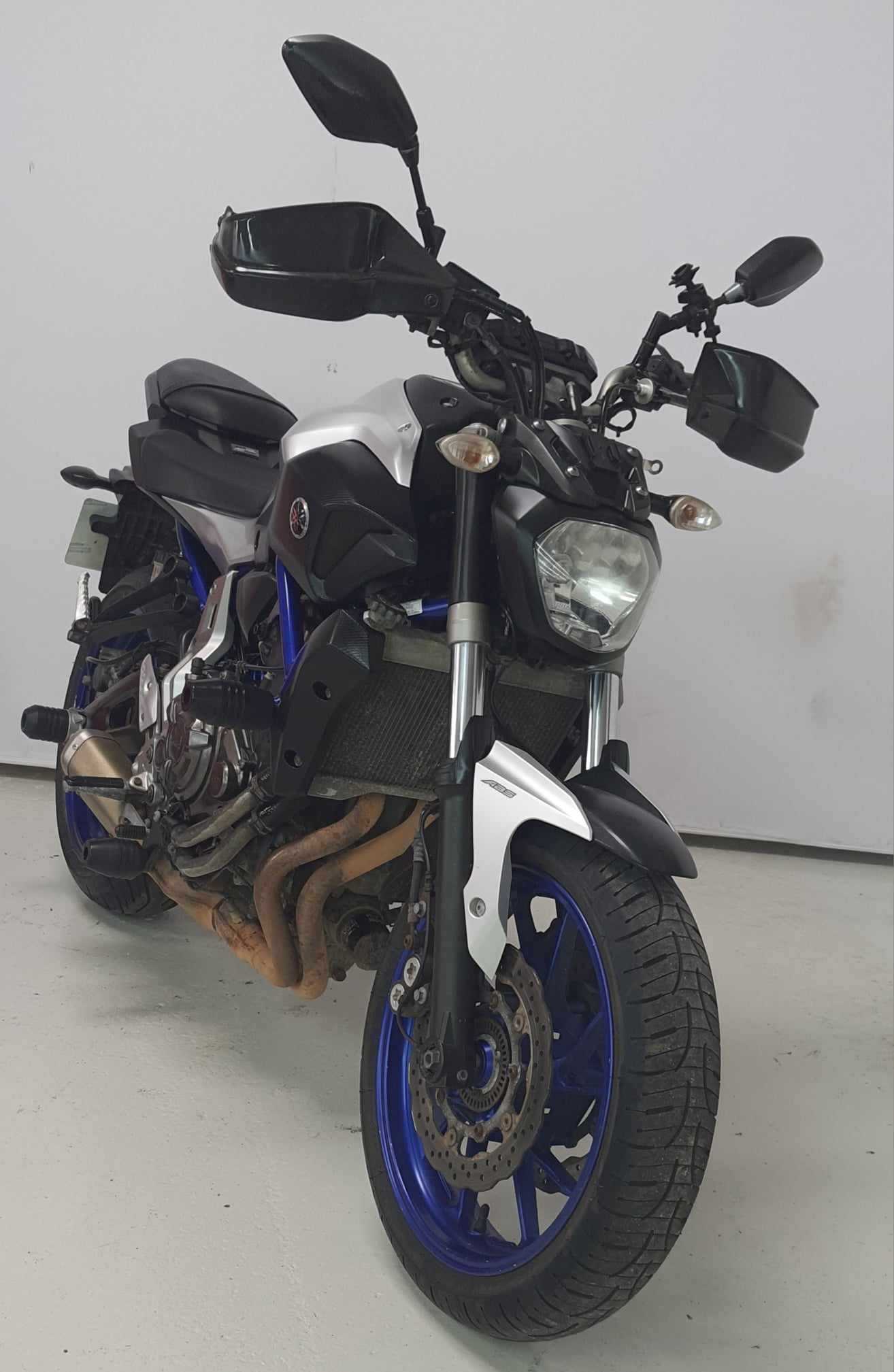 Yamaha MT-07 ABS 2015 HD vue 3/4 droite