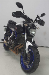 Aperçu Yamaha MT-07 ABS 2015 vue 3/4 droite