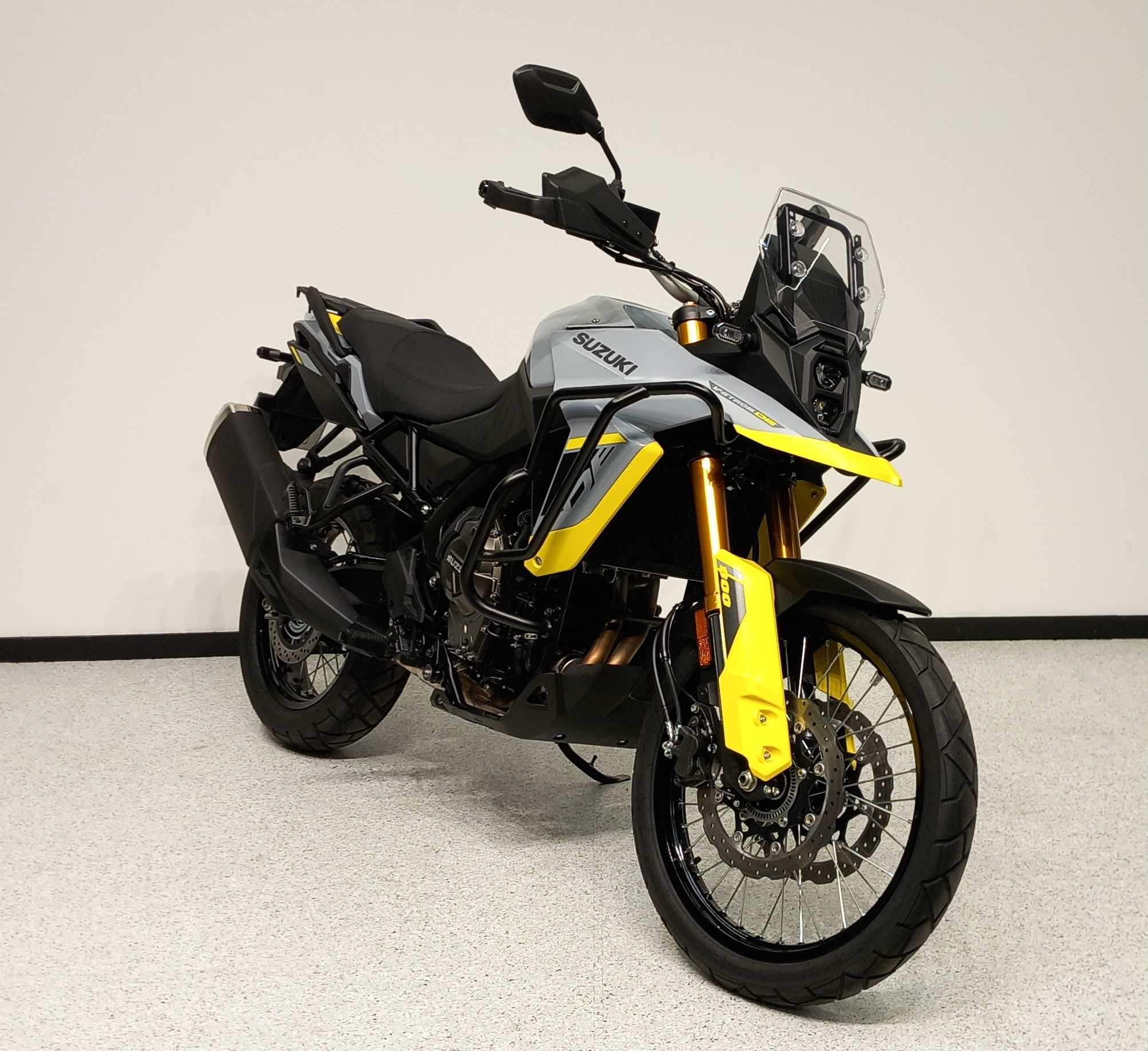 Suzuki DL 800 V-Strom DE 2023 HD vue 3/4 droite