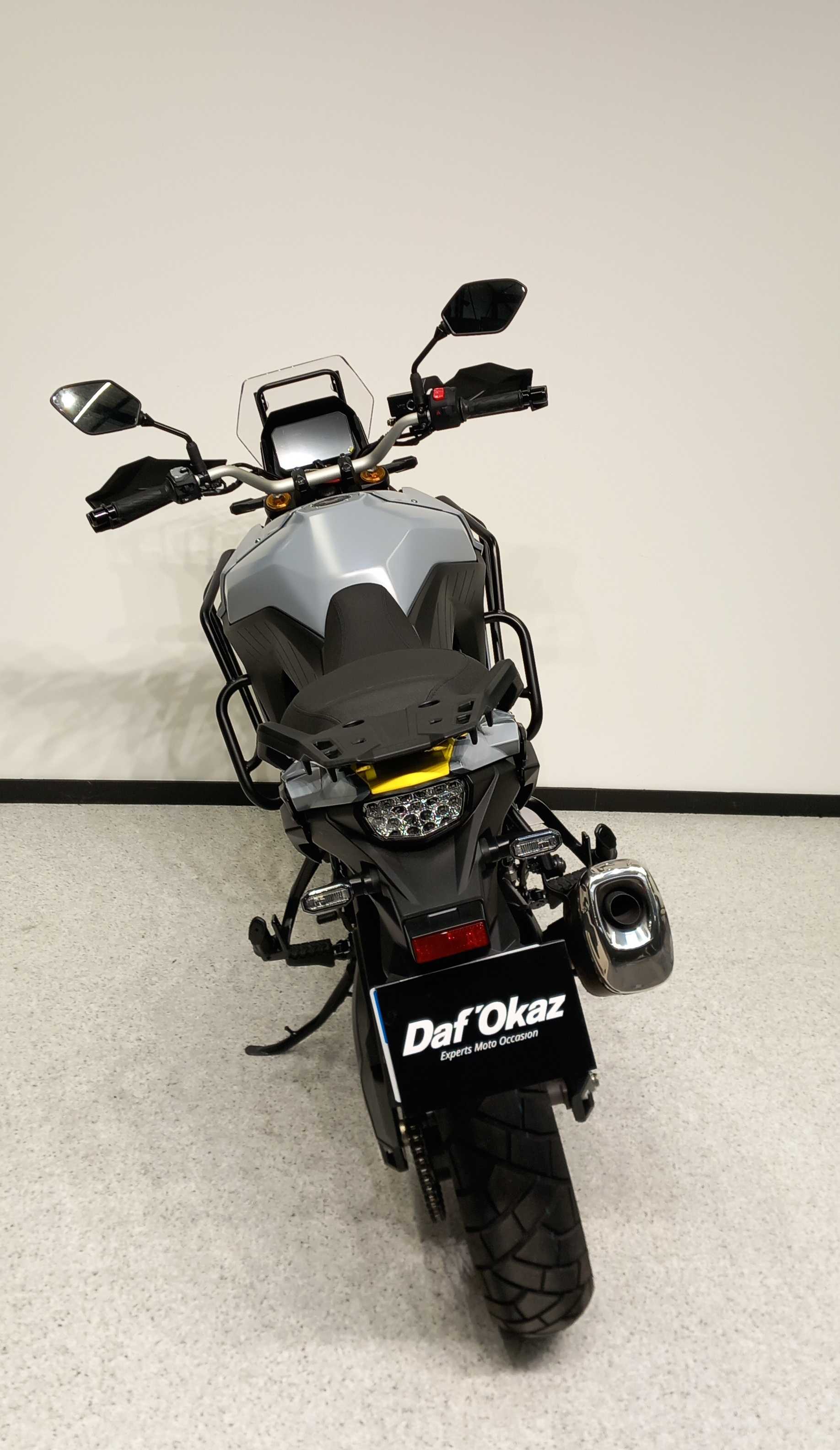 Suzuki DL 800 V-Strom DE 2023 HD vue arrière