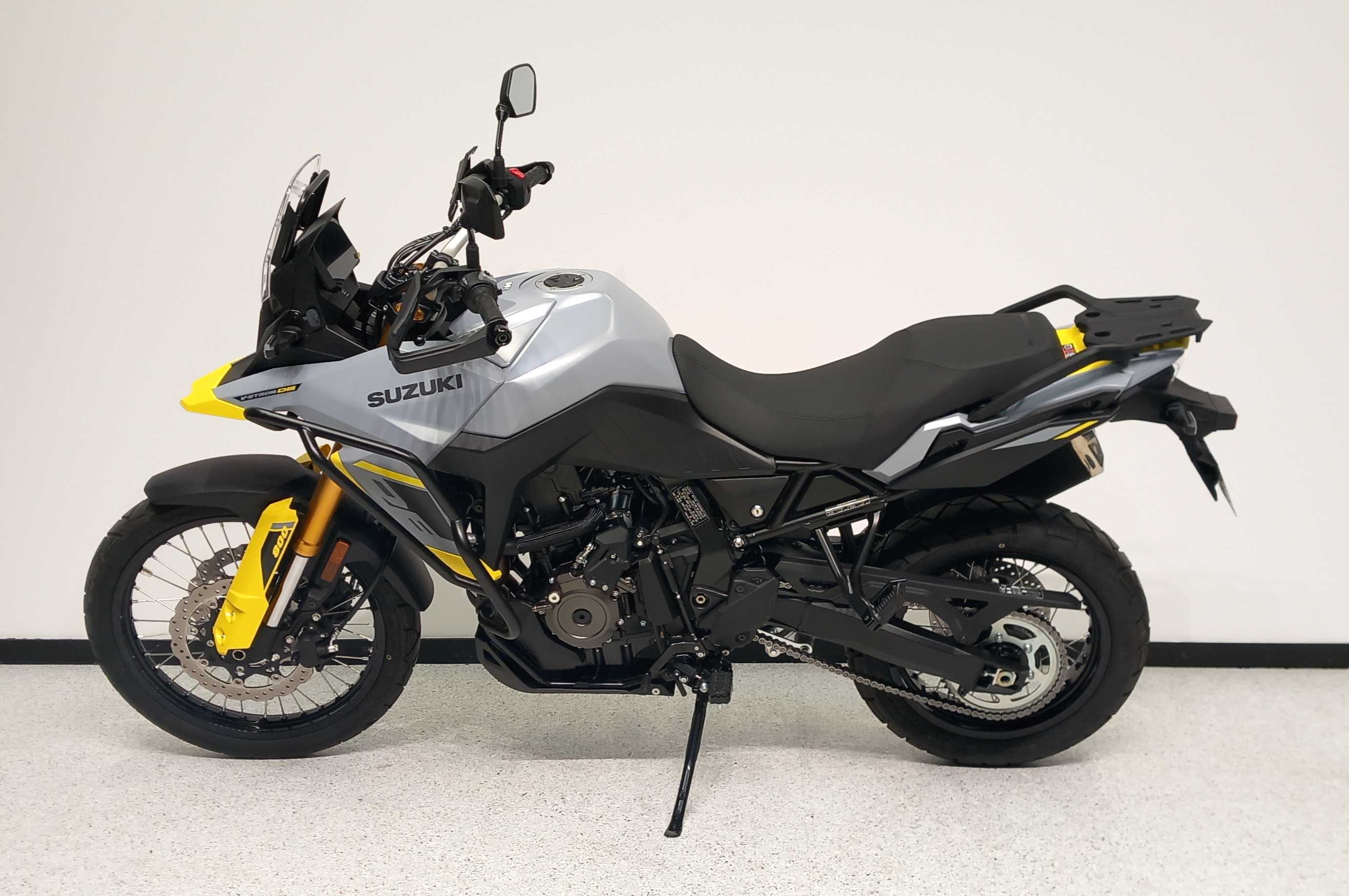 Suzuki DL 800 V-Strom DE 2023 HD vue gauche