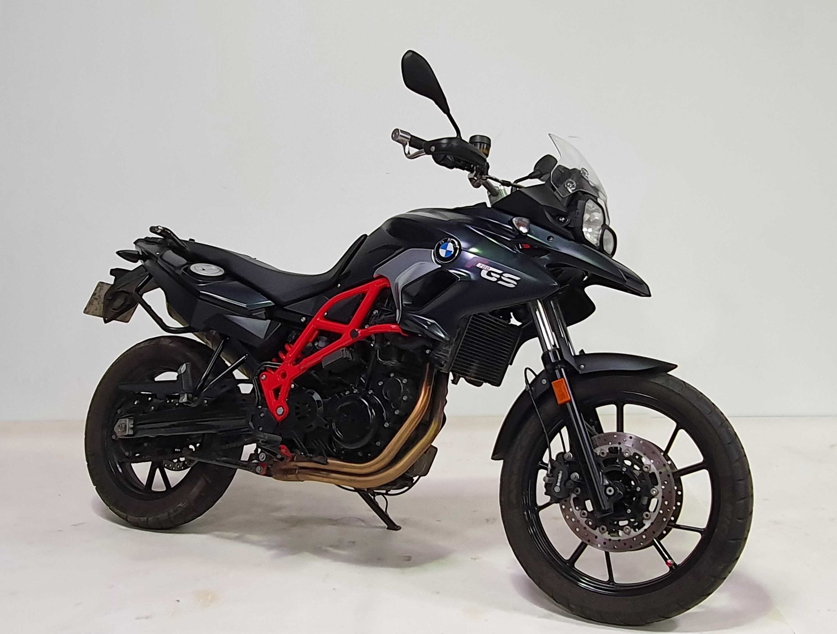 BMW F700GS 2016 HD vue 3/4 droite